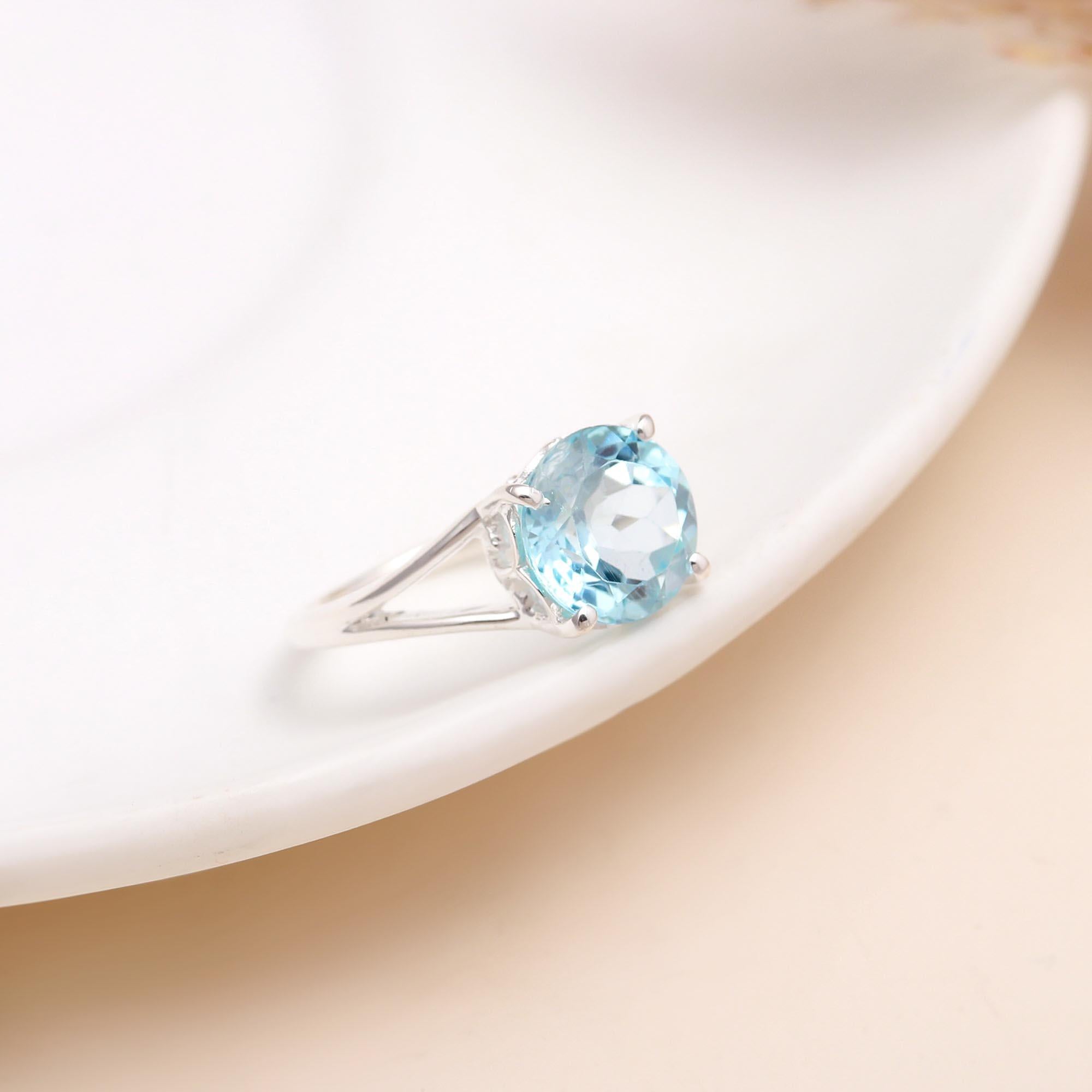 The Azure Crown: Vintage Style Scroll Ring