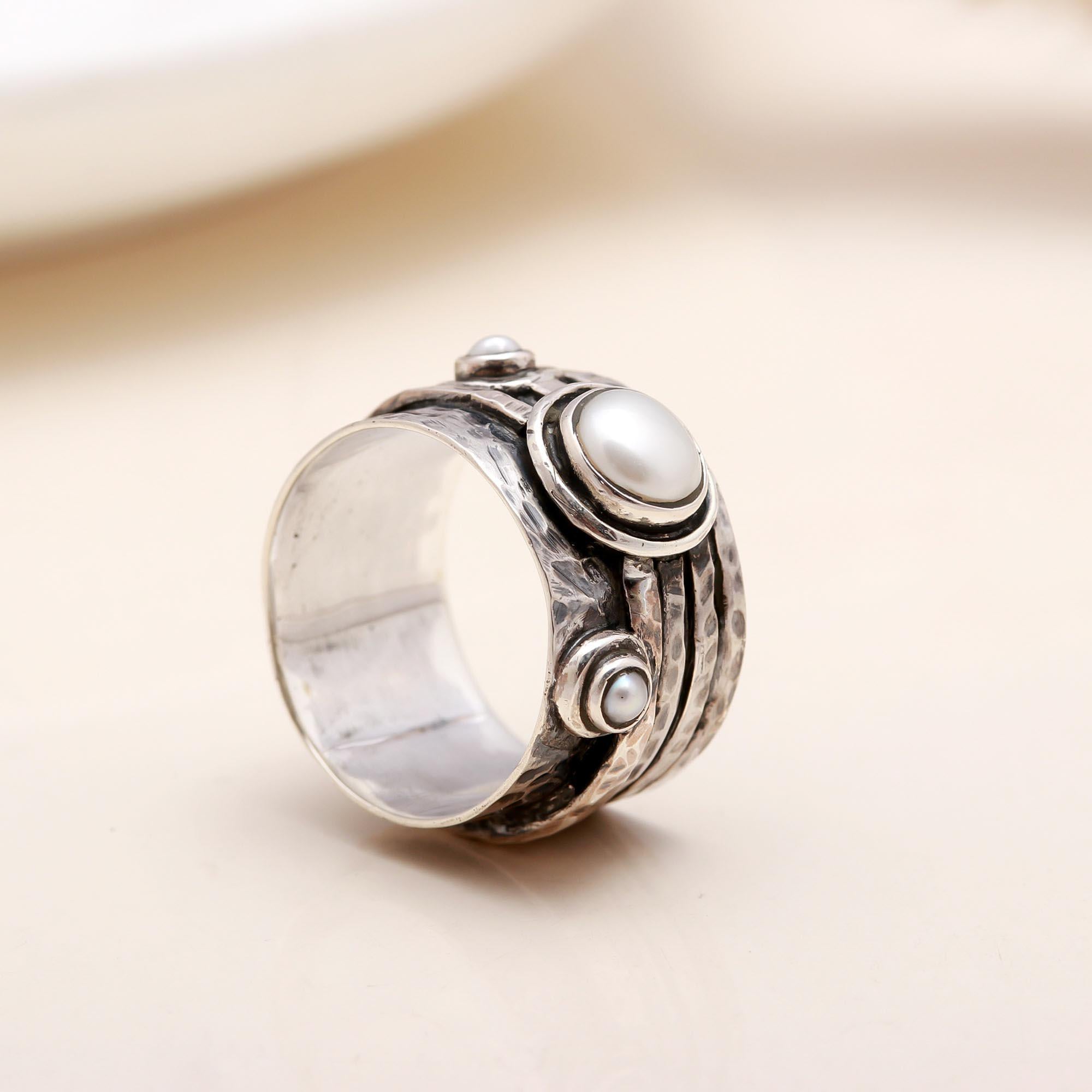 White Pearl: Wide Band Silver Spinner Ring
