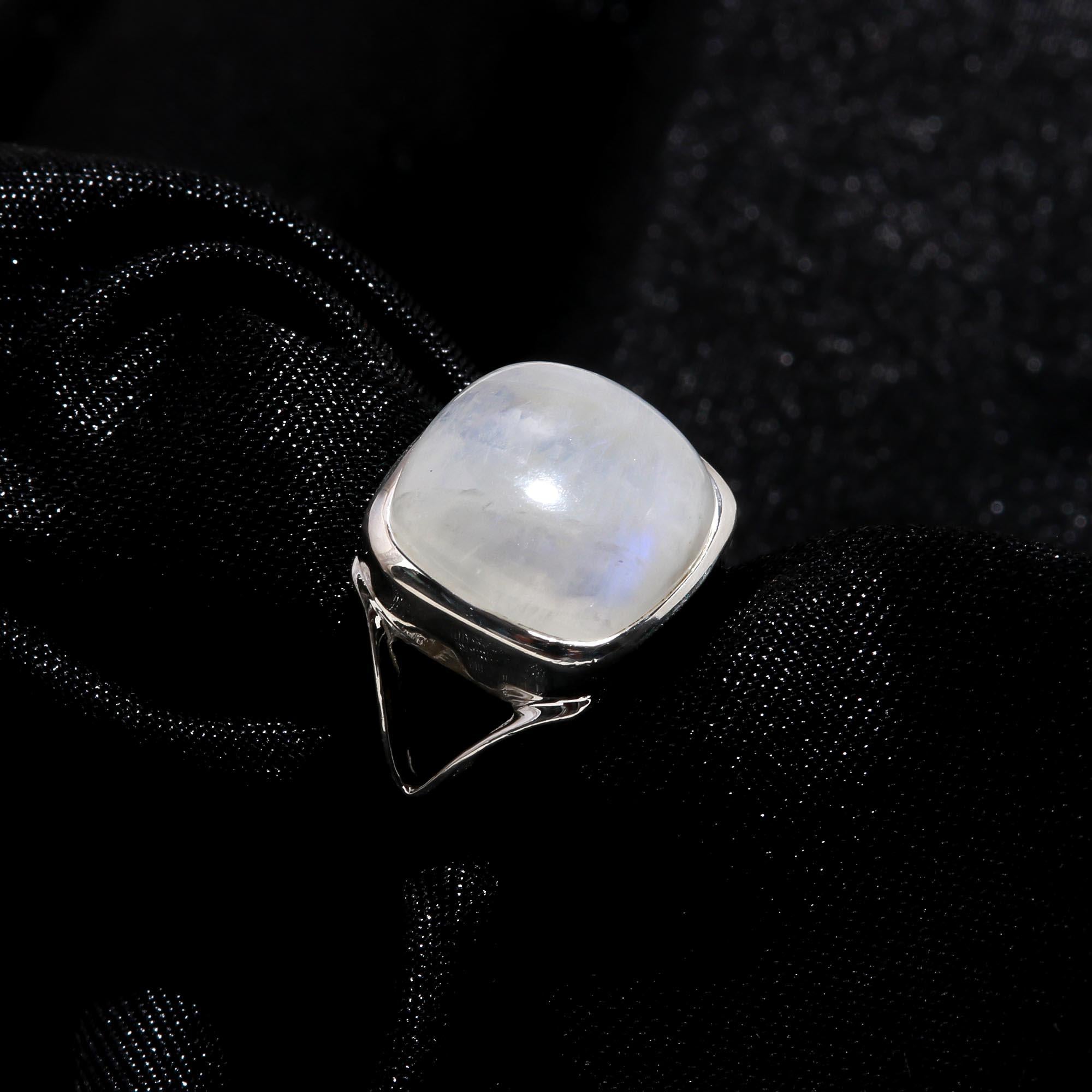 The Lunar Pillow: Cushion Cabochon Solitaire