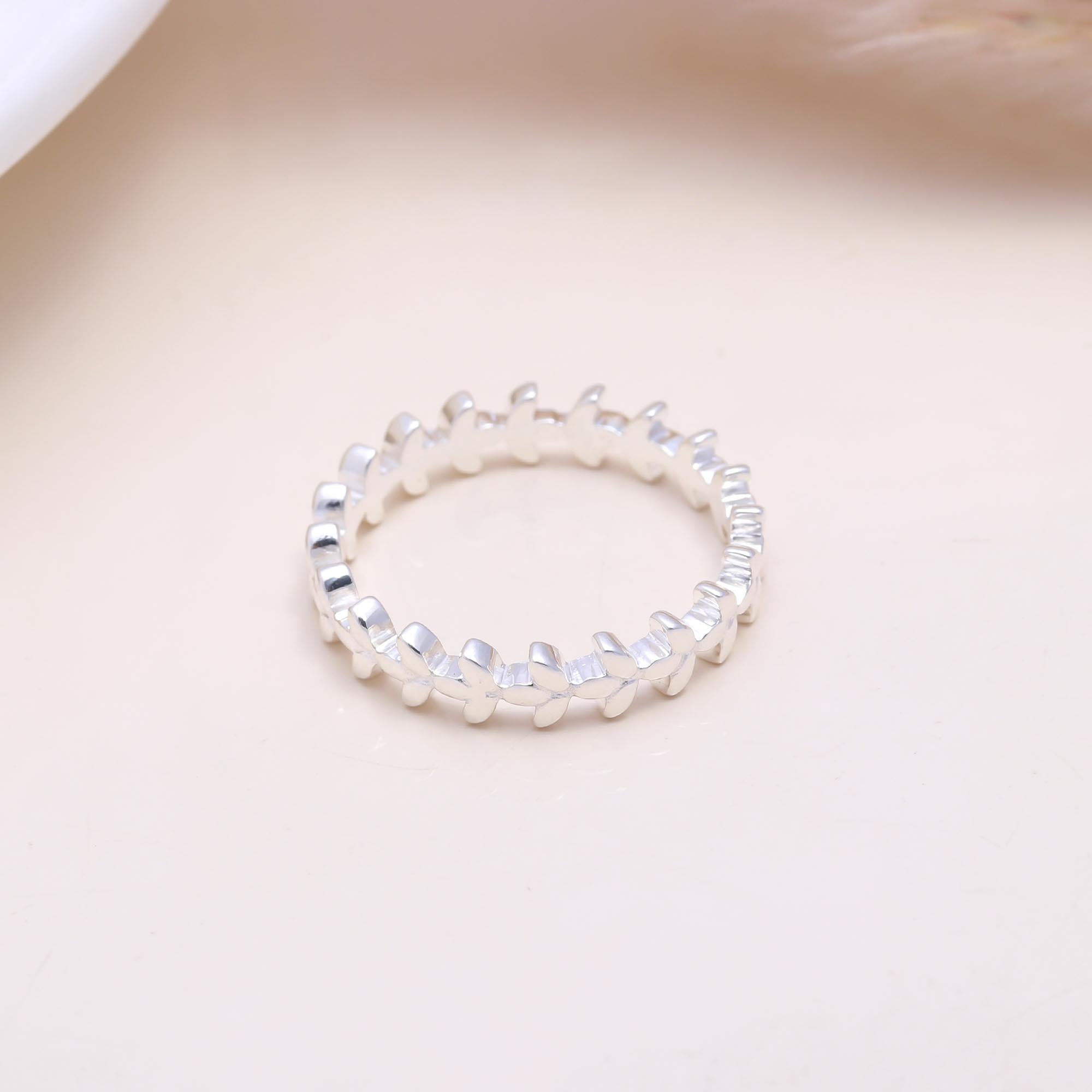 The Nature's Crown: Silver Leaf Eternity Ring