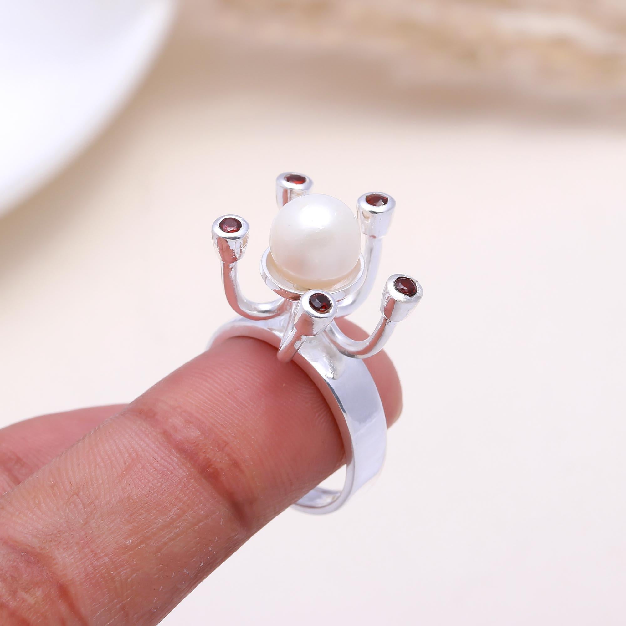 The Abyssal Treasure: Pearl & Garnet Sculptural Ring