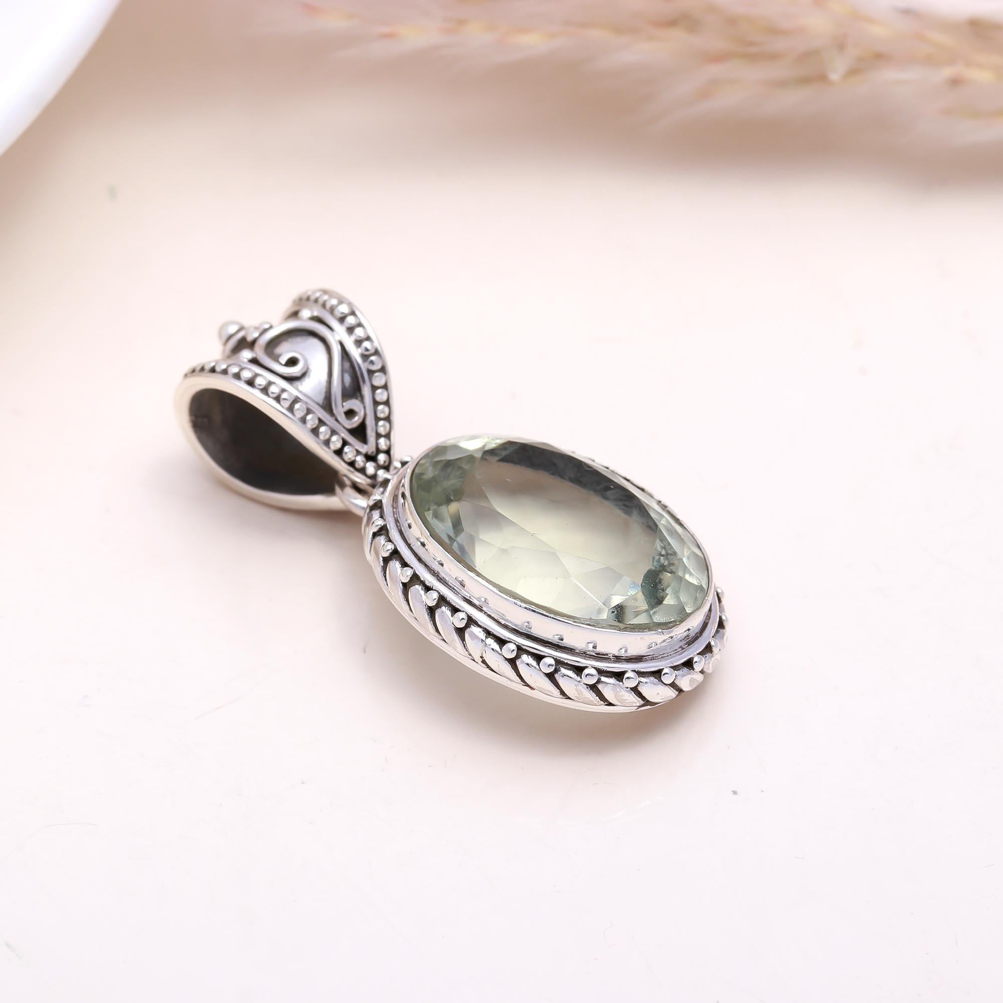 The Prasiolite Oval : Green Amethyst Rope Border Pendant