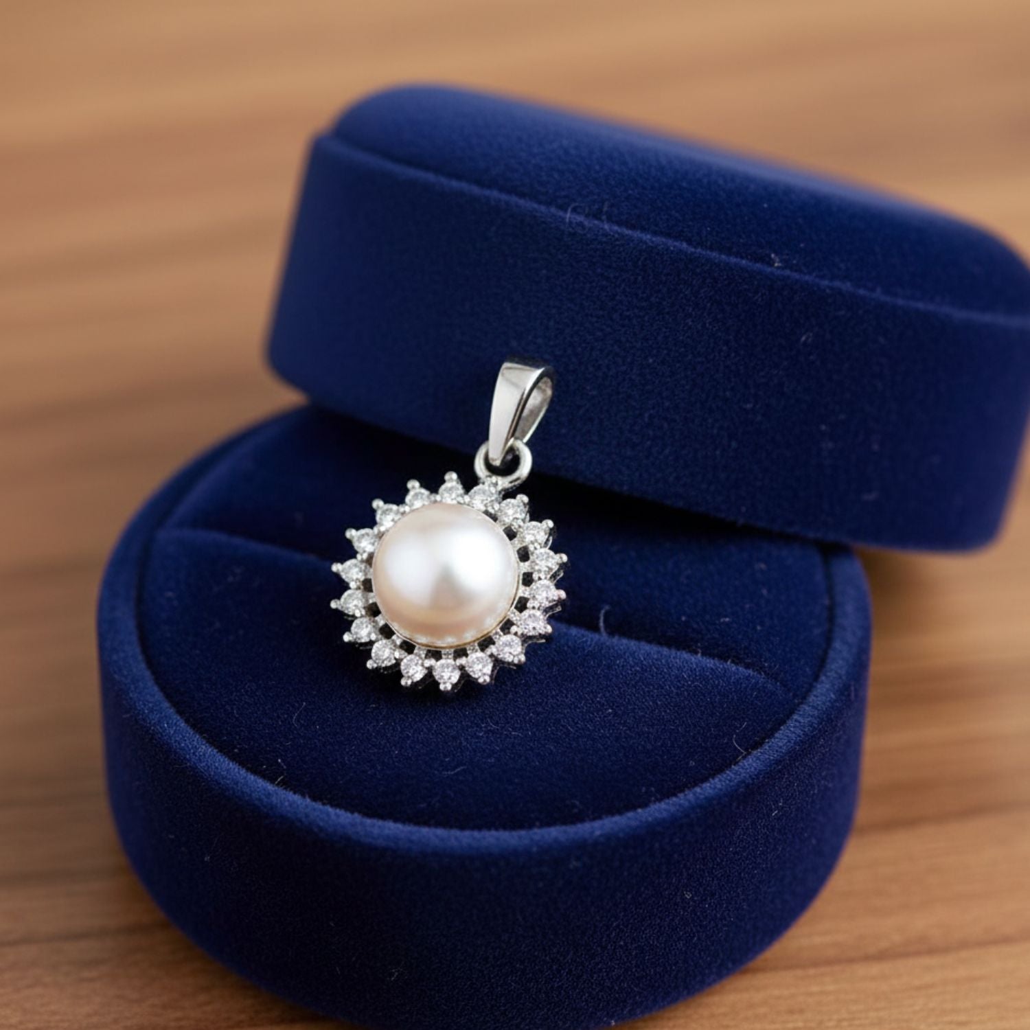 925 Sterling Silver Pearl Halo Classic Pendant for Women