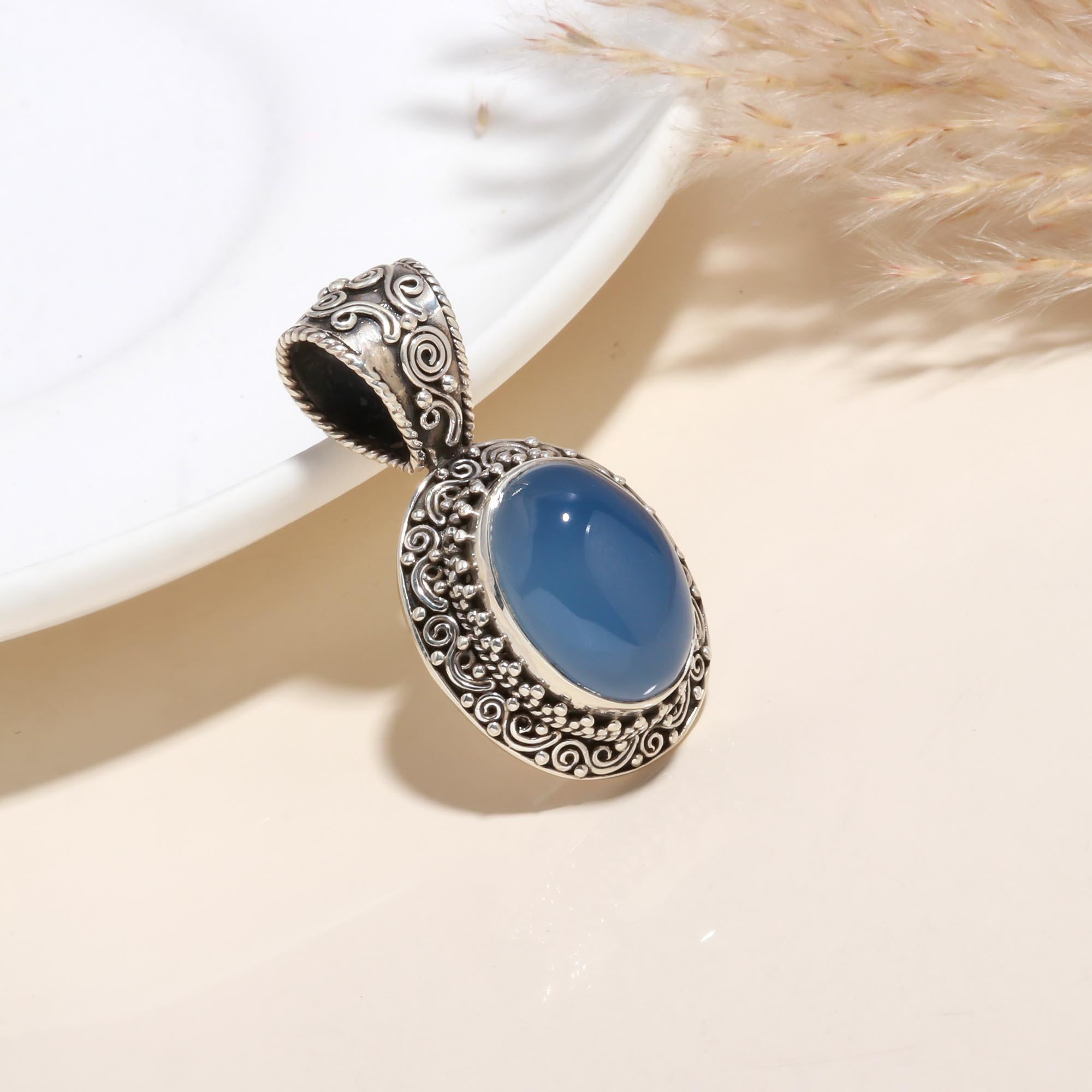 925 Sterling Silver Vintage Blue Chalcedony Pendant