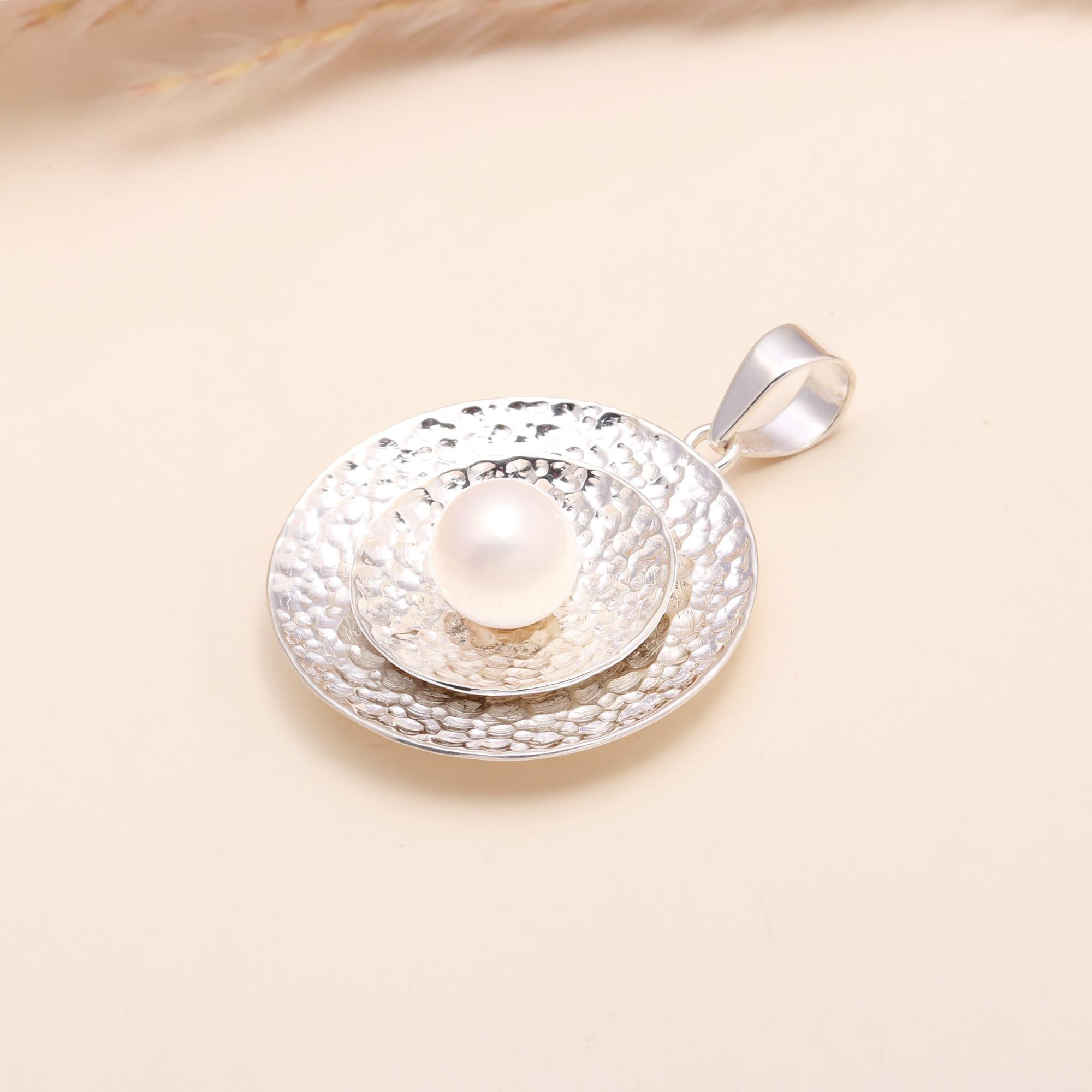 925 Sterling Silver Freshwater Pearl Modern Hammered Pendant