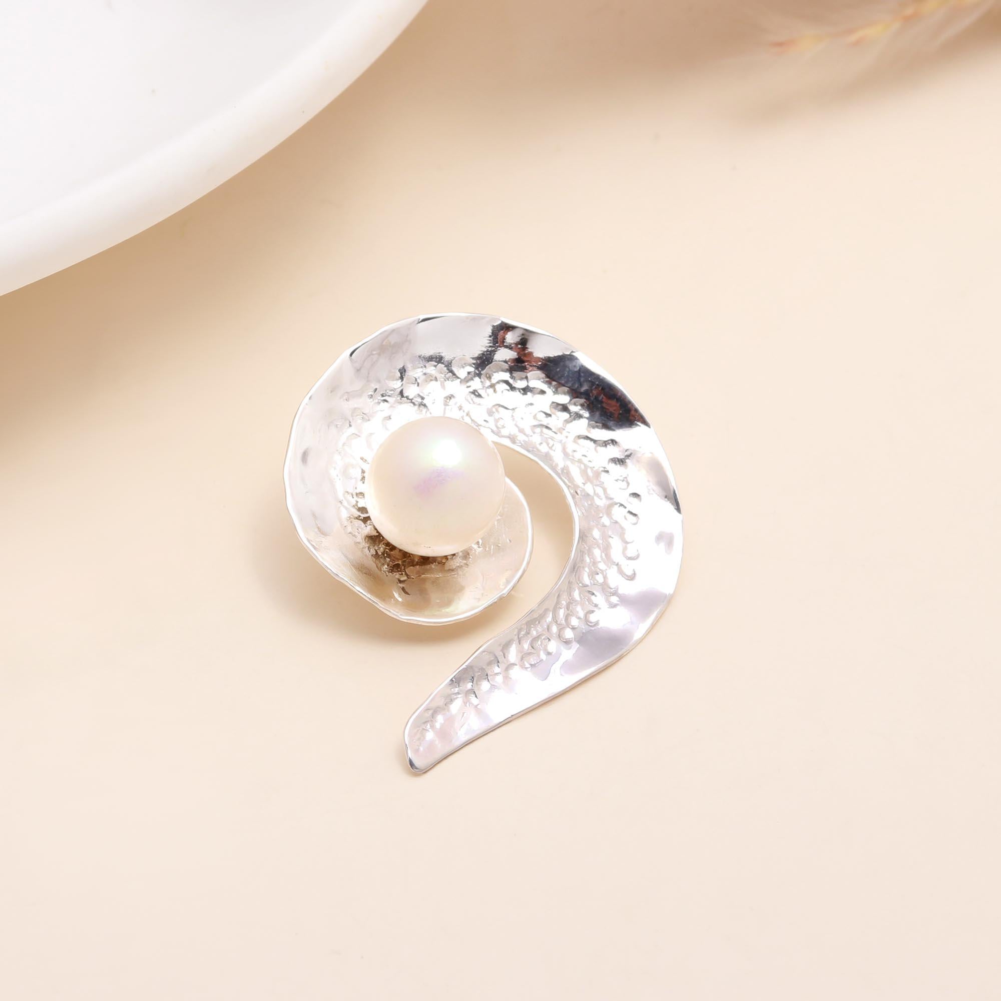 925 Sterling Silver Swirl Design White Pearl Hammered Pendant
