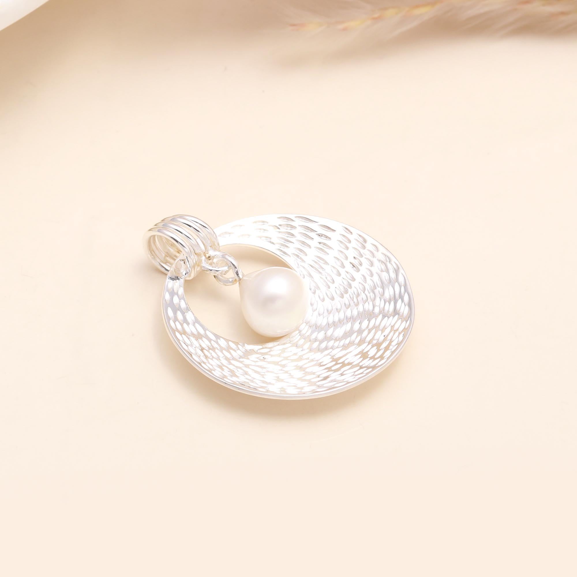 925 Sterling Silver Hammered Disc Design Teardrop Pearl Pendant