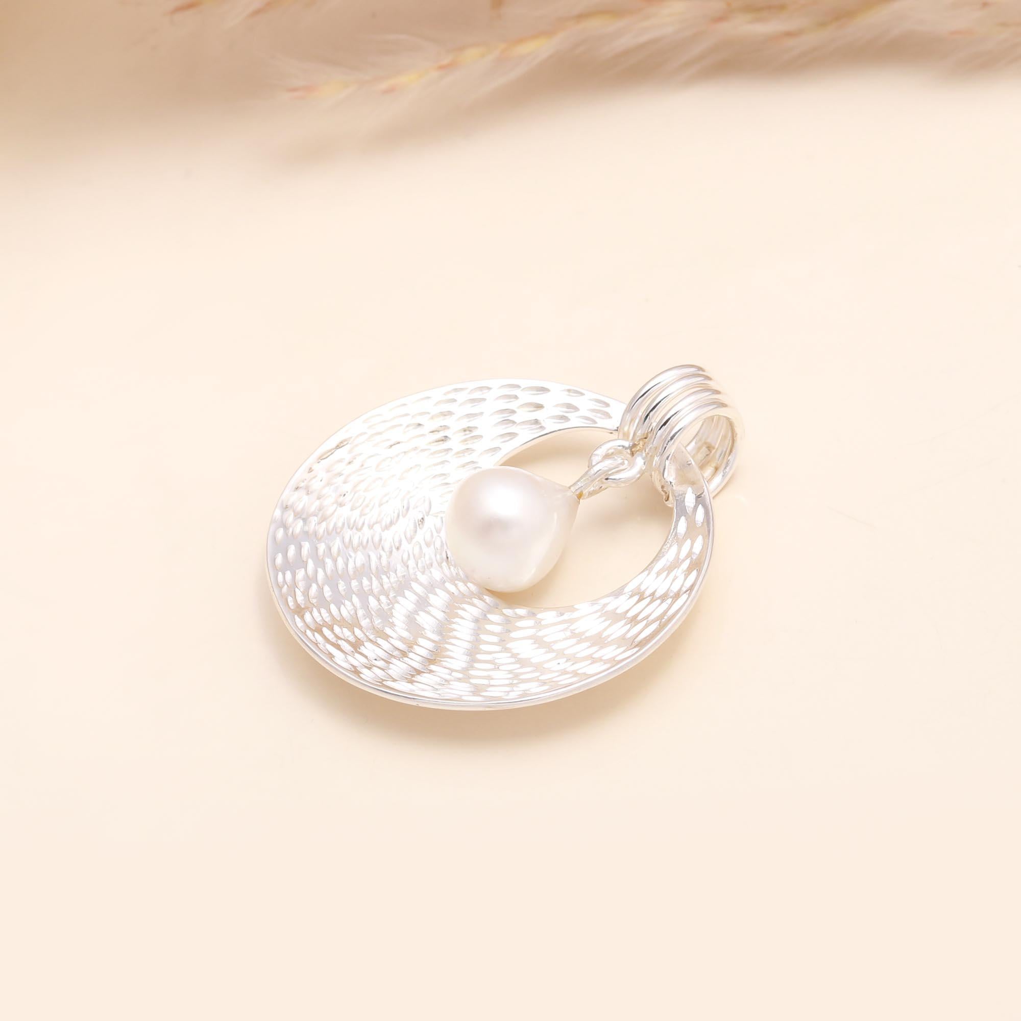 925 Sterling Silver Hammered Disc Design Teardrop Pearl Pendant