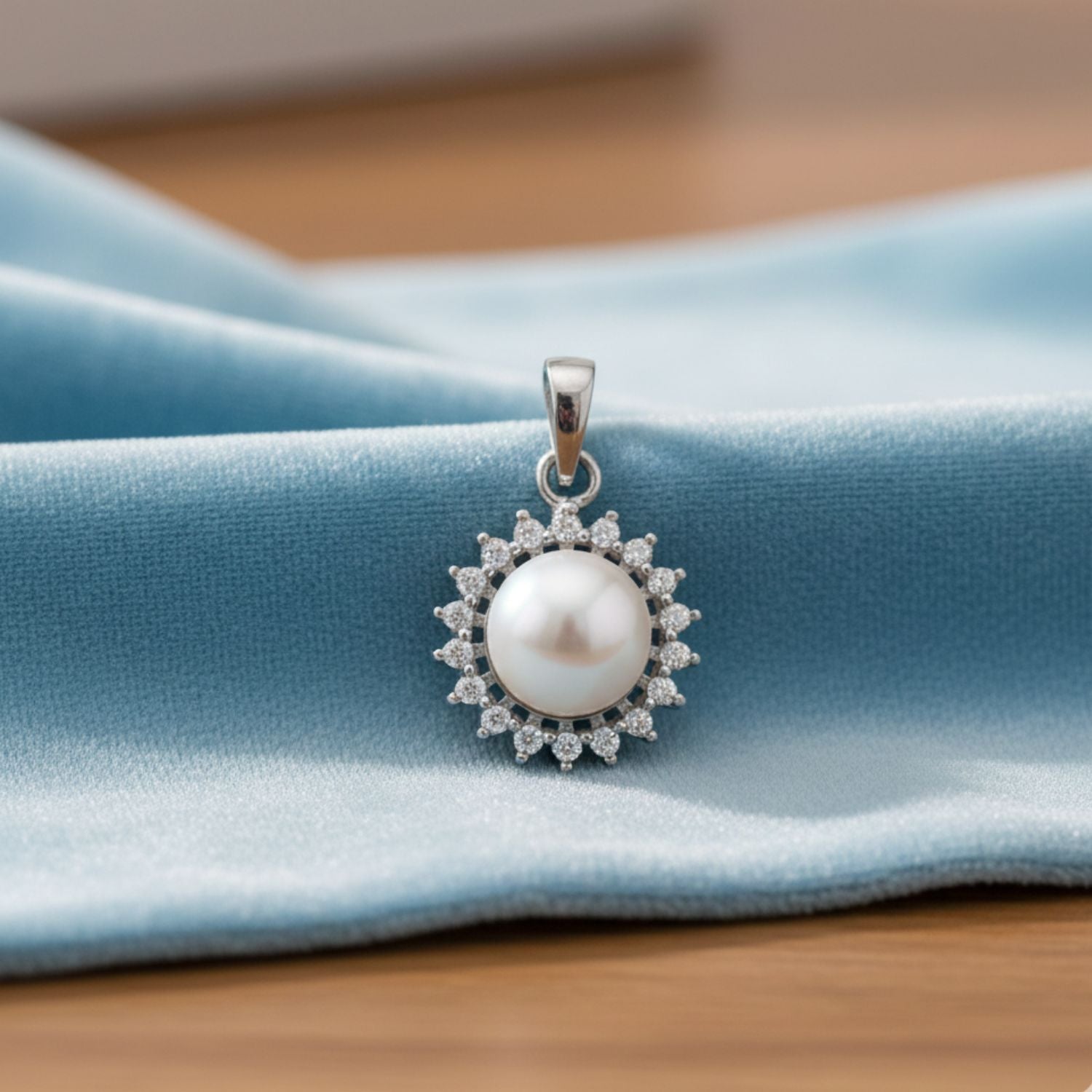 925 Sterling Silver Pearl Halo Classic Pendant for Women