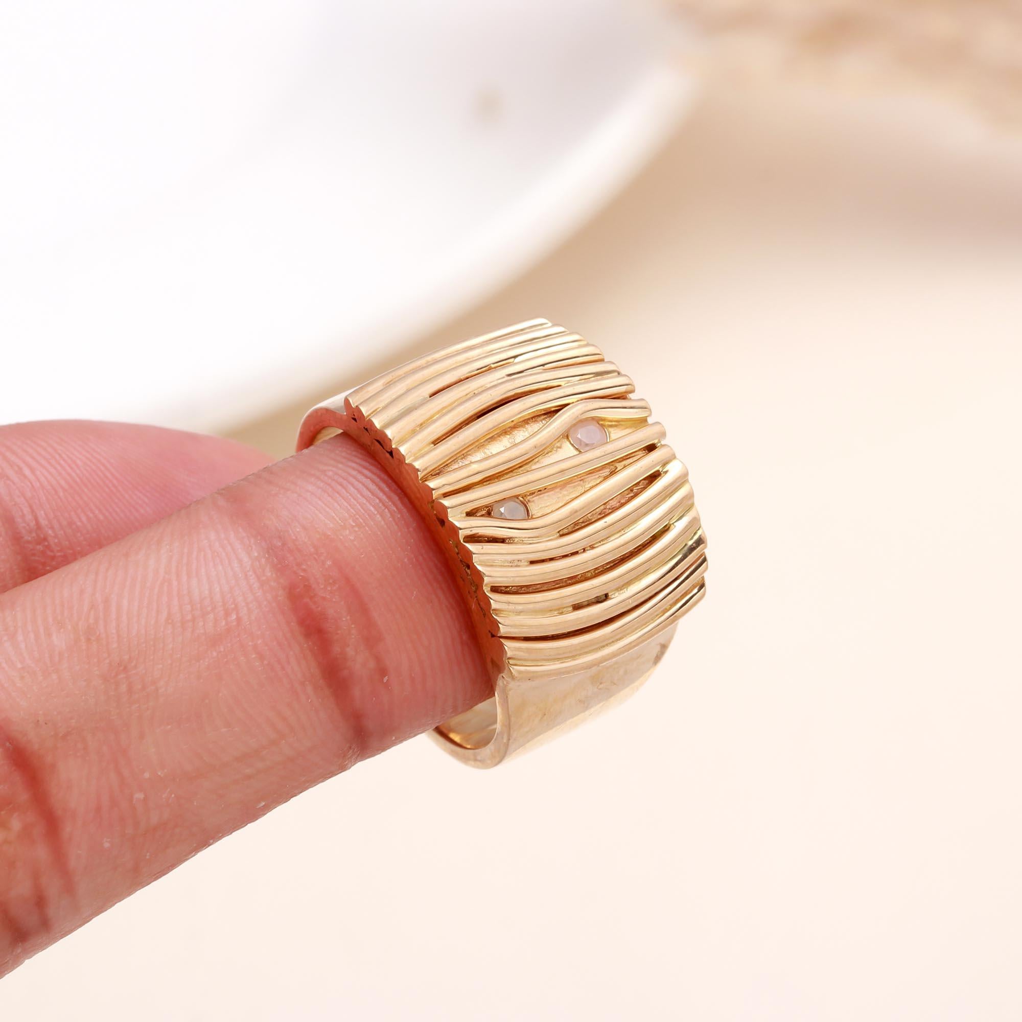 The Linear Horizon: Grooved Wide Band Ring