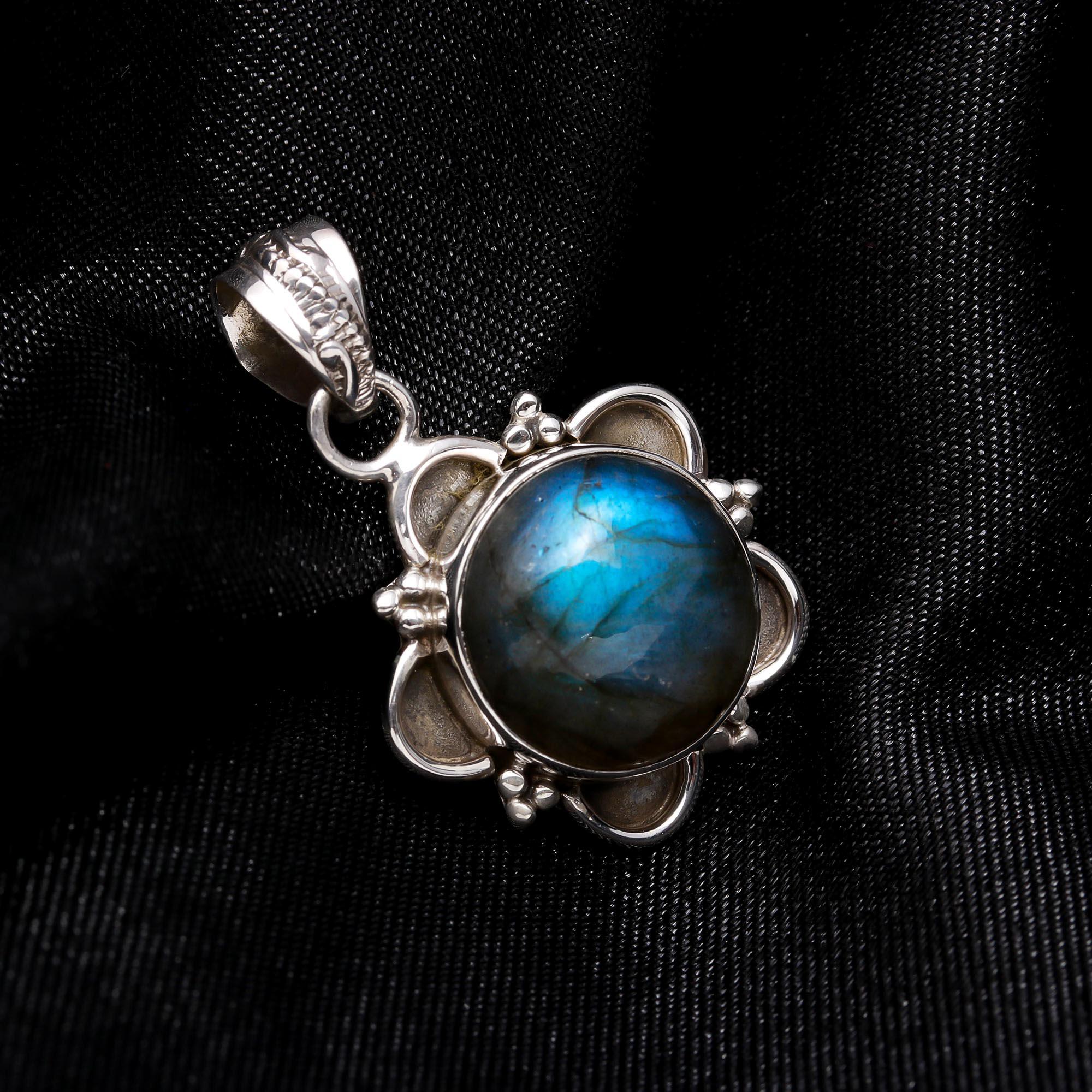 925 Sterling Silver Vintage Floral Charm Labradorite Pendant