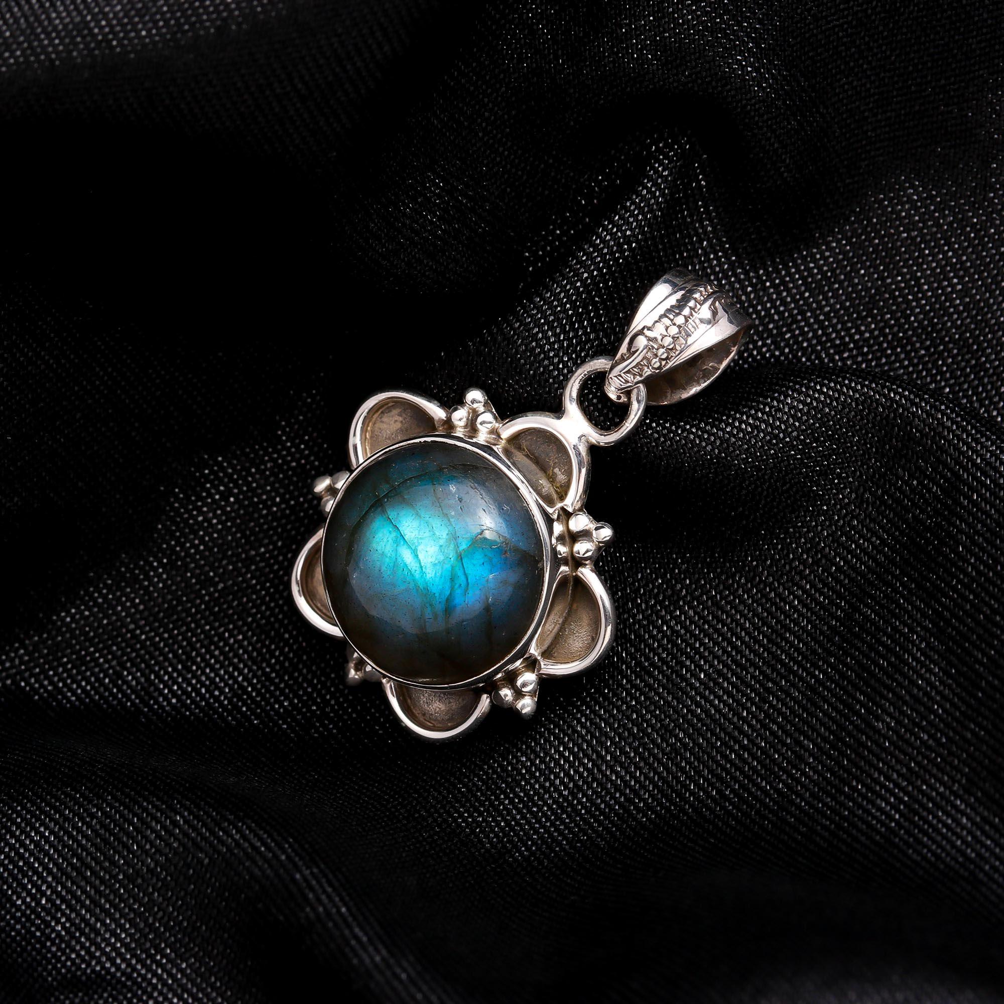 925 Sterling Silver Vintage Floral Charm Labradorite Pendant