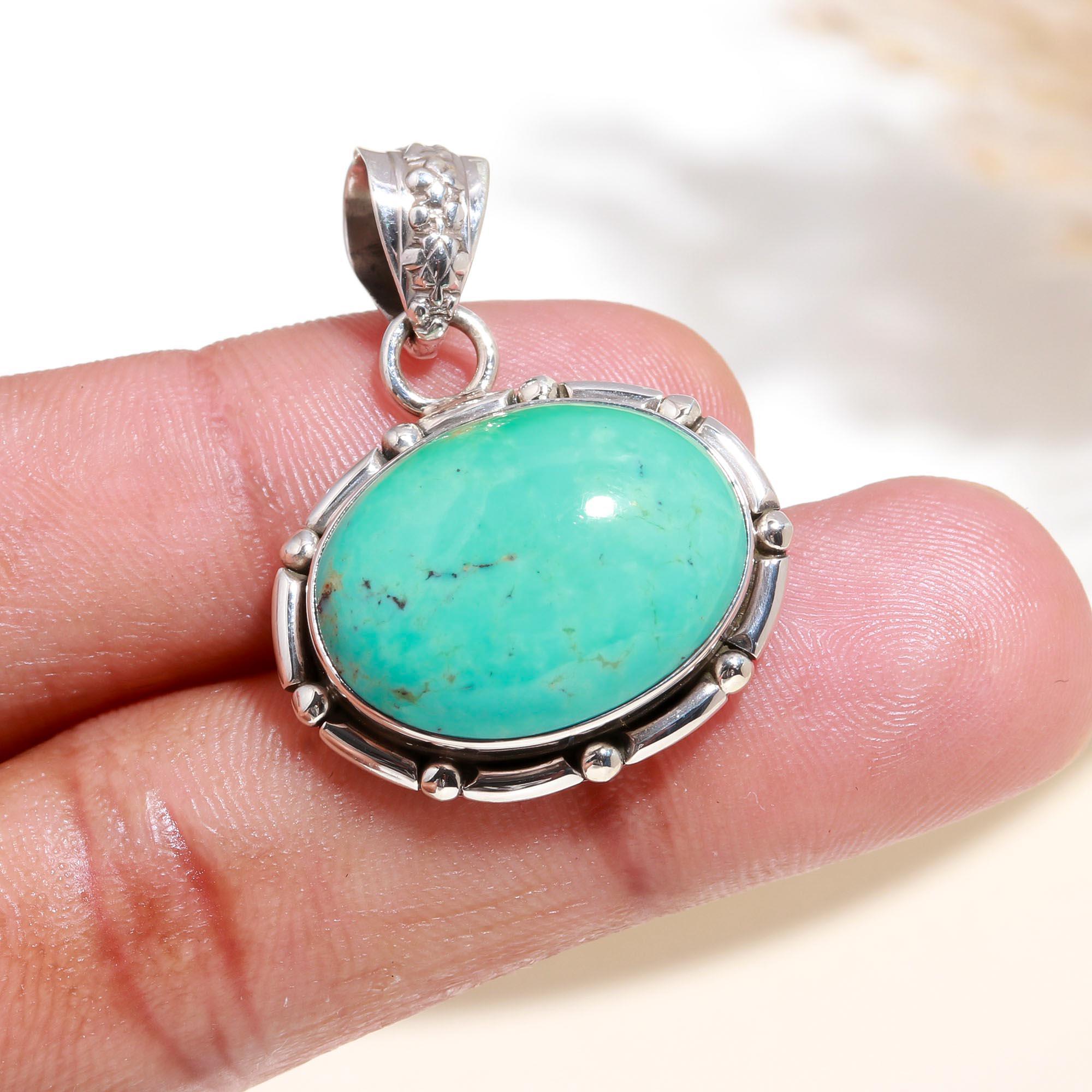 925 Sterling Silver Vintage-Style Boho Turquoise Oval Pendant