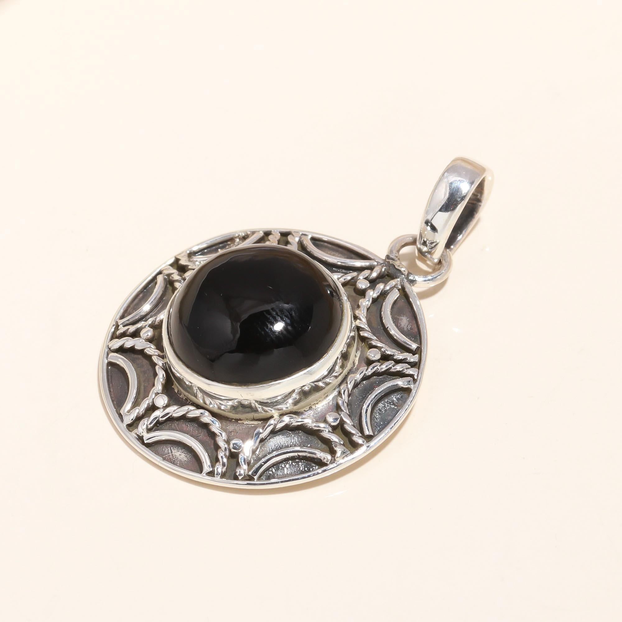 925 Sterling Silver Vintage Black Onyx Round Pendant