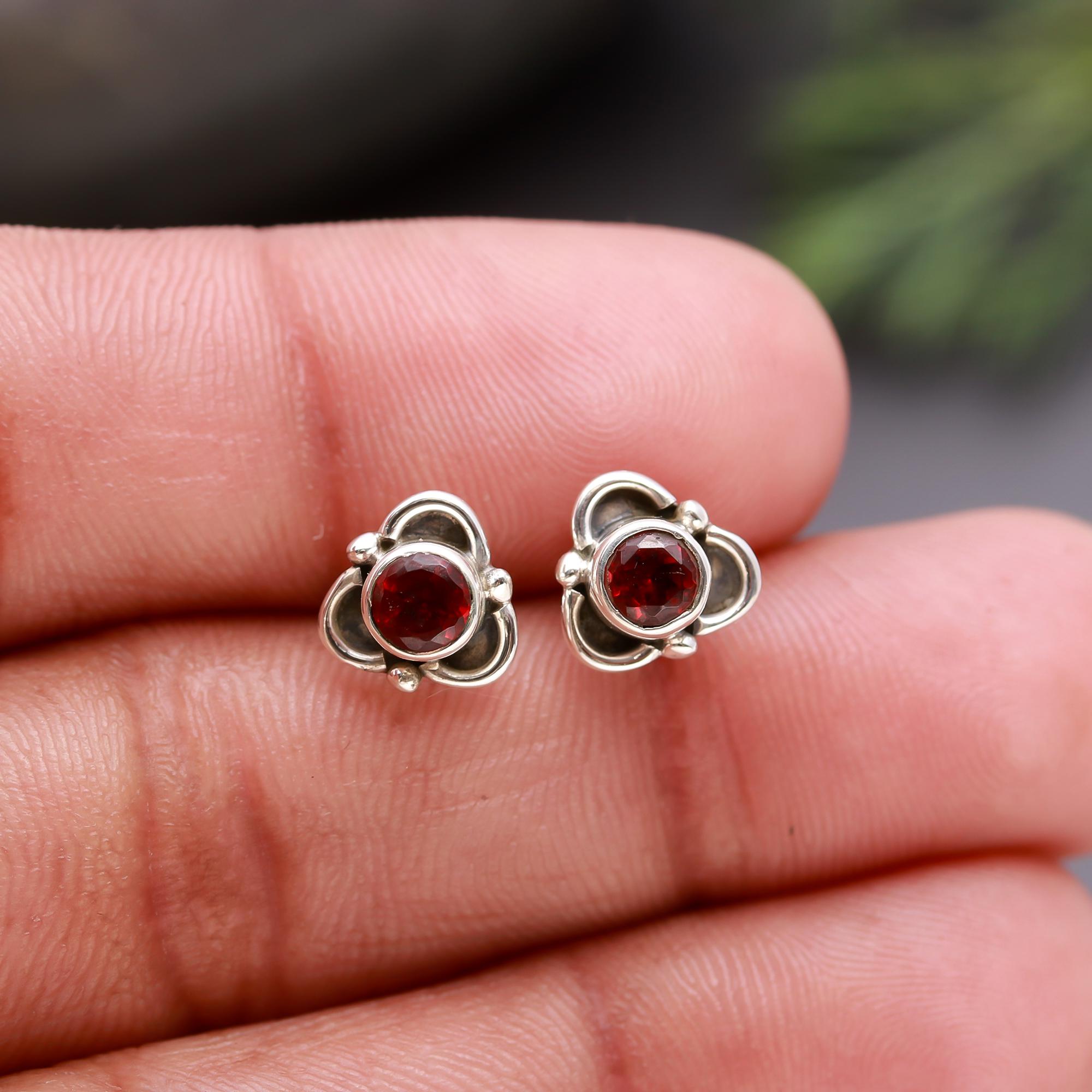 925 Silver Round Garnet Stud Earrings