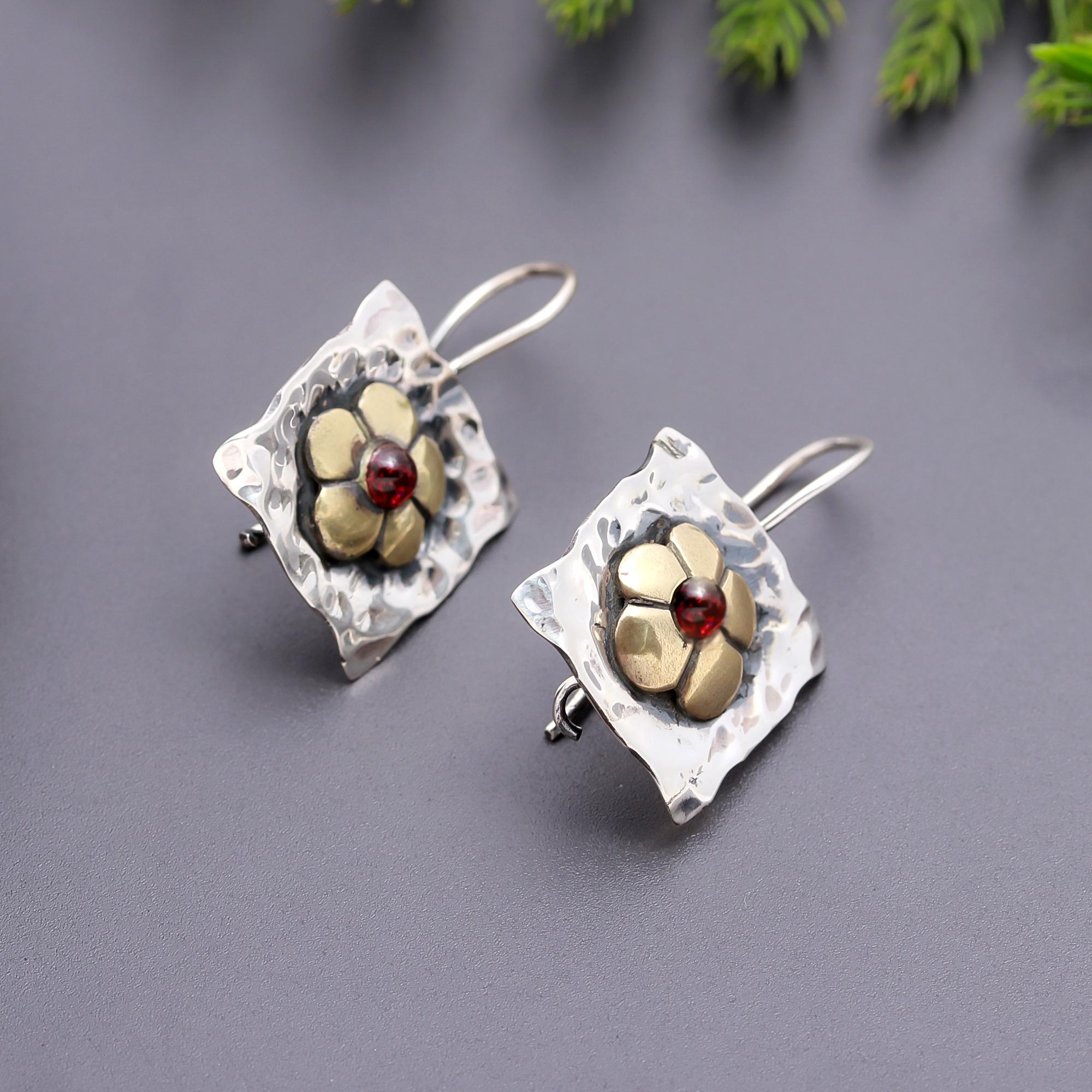 925 Silver Flower Garnet Dangle Earrings