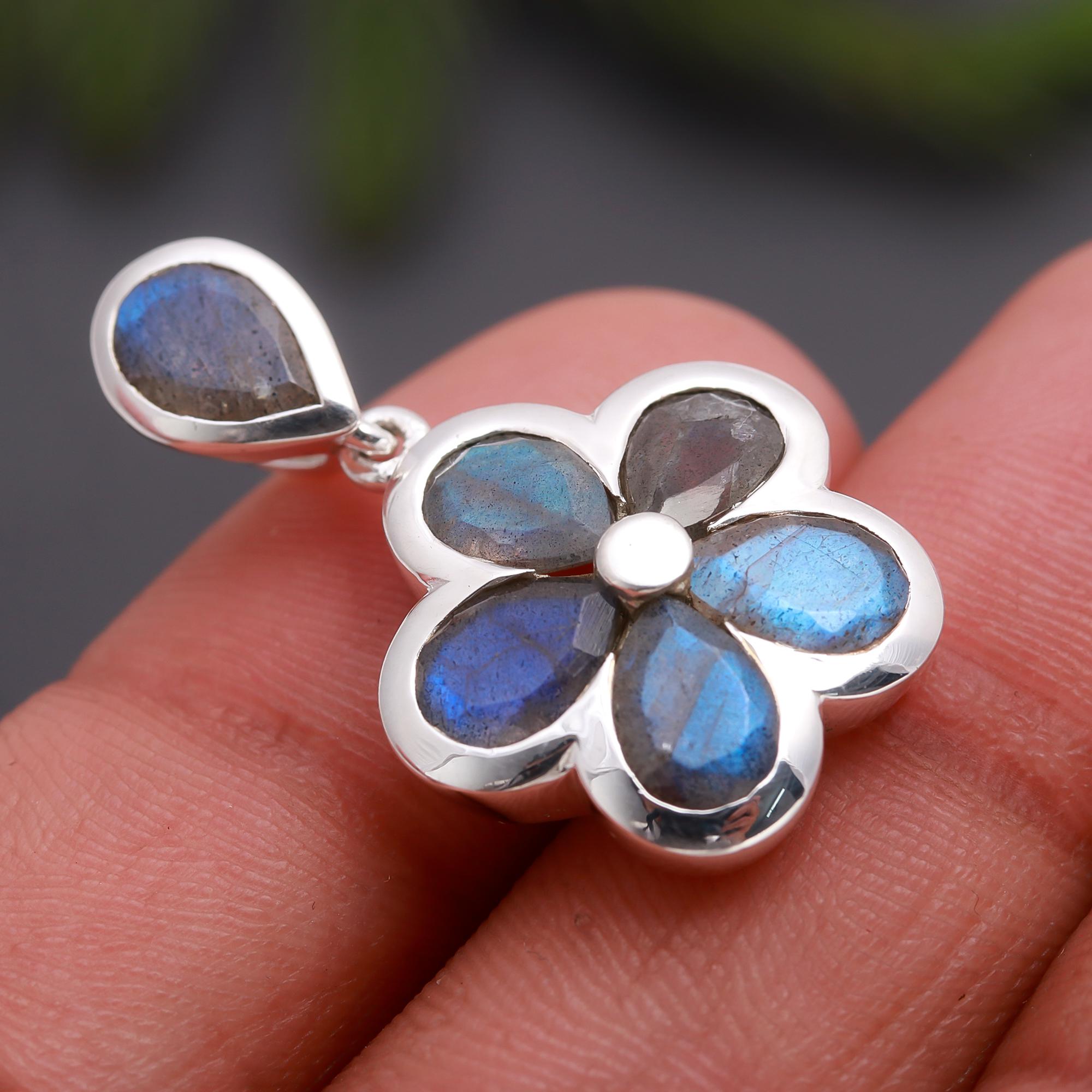 925 Silver Labradorite Flower Pendant