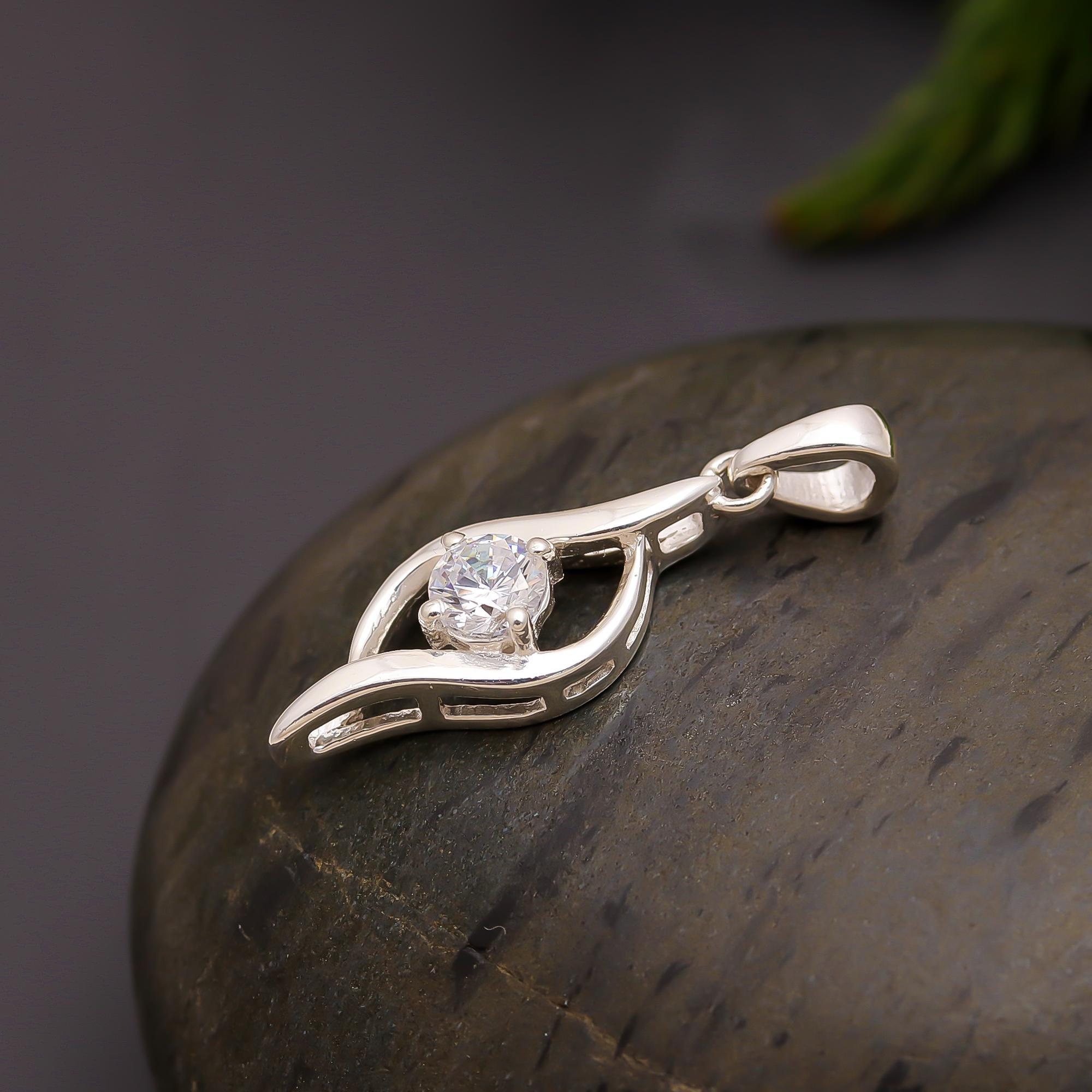 925 Silver Solitaire Twist Pendant