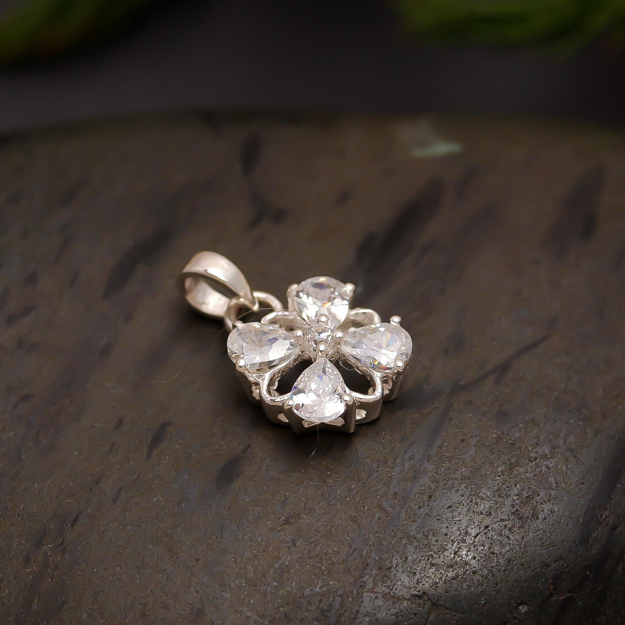 925 Silver Clover Sparkle Pendant