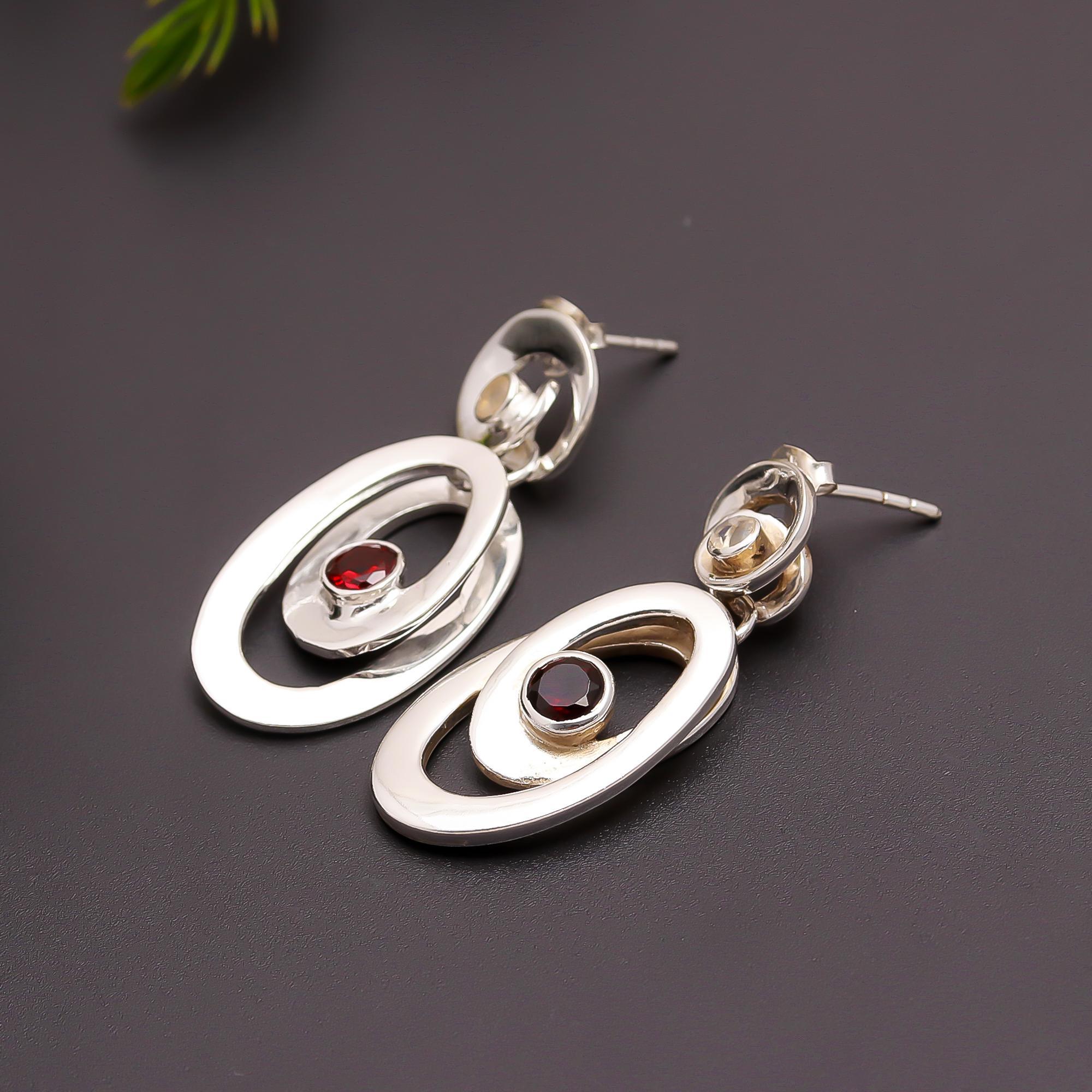 925 Silver Modern Oval Garnet Drop Earrings