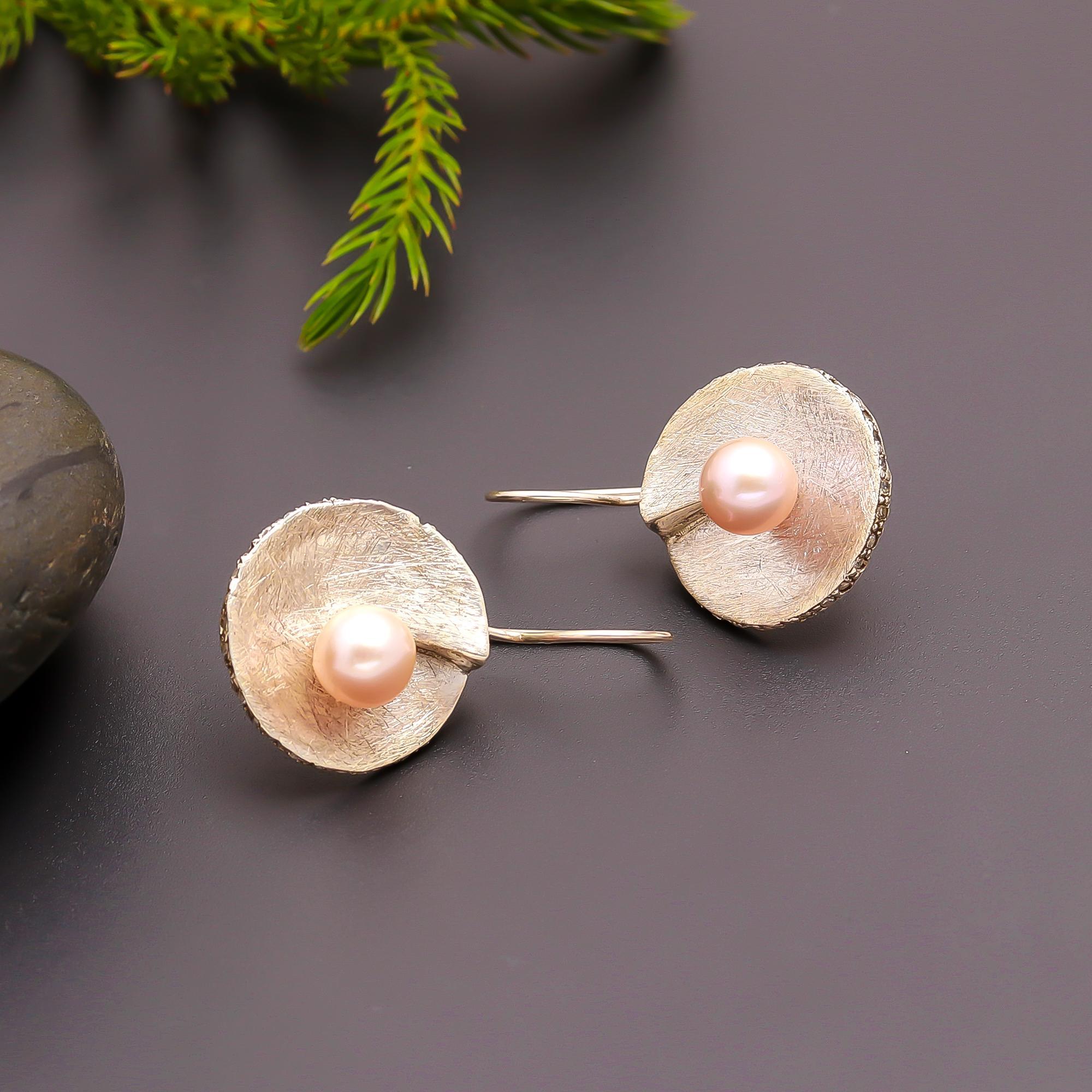 925 Silver Textured Pearl Circle Drop Earrings