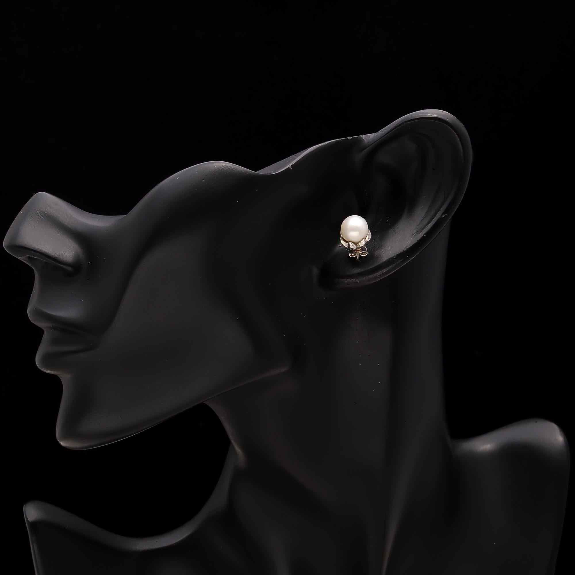 The Pearl Bud: Botanical Pearl Silver Studs