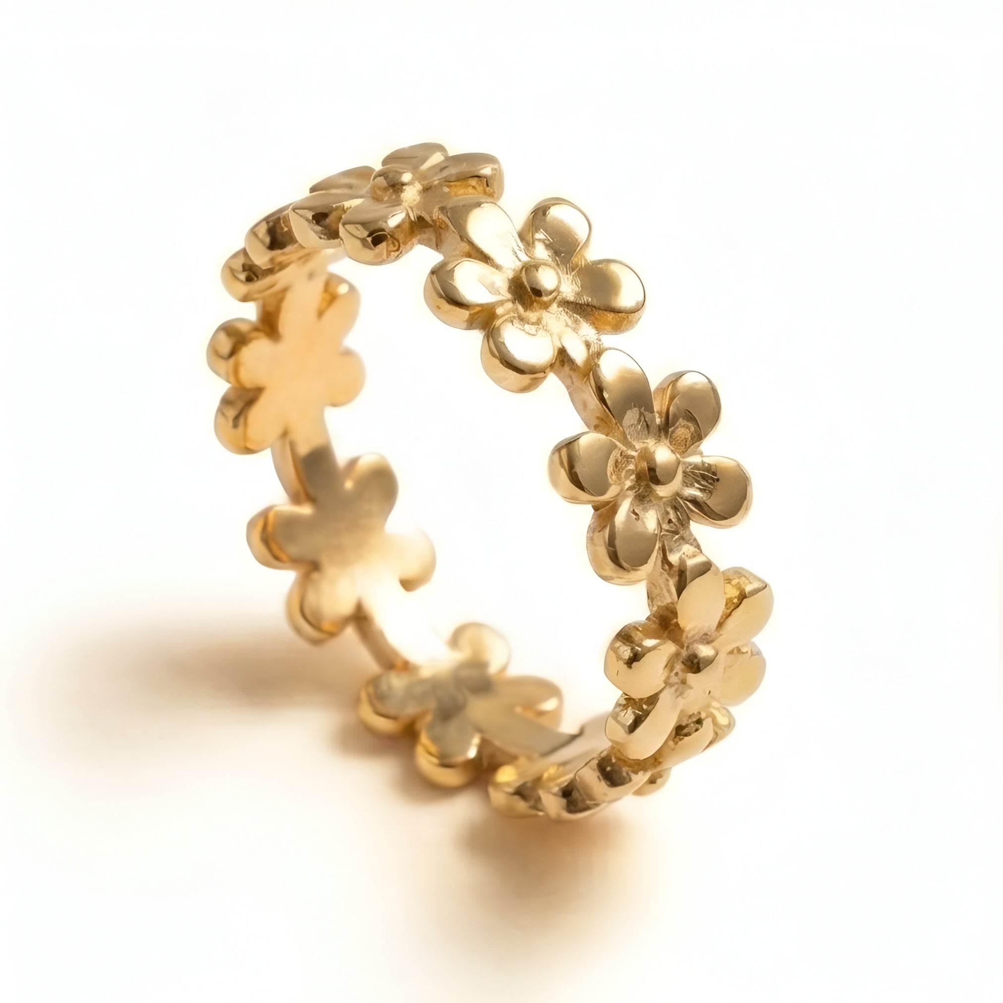 The Hanami Ring: Daisy Flower Band Ring