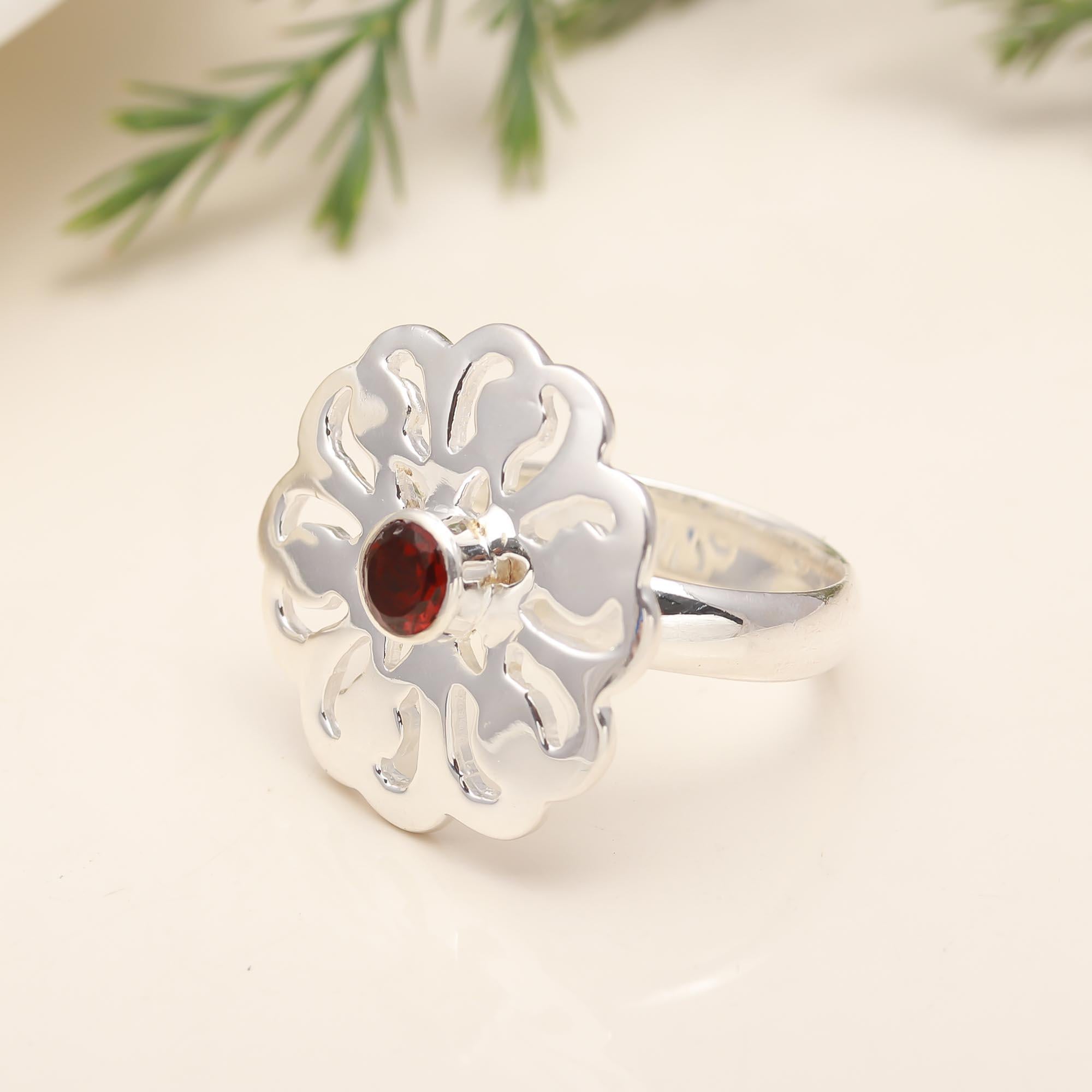 925 Silver Garnet Flower Ring