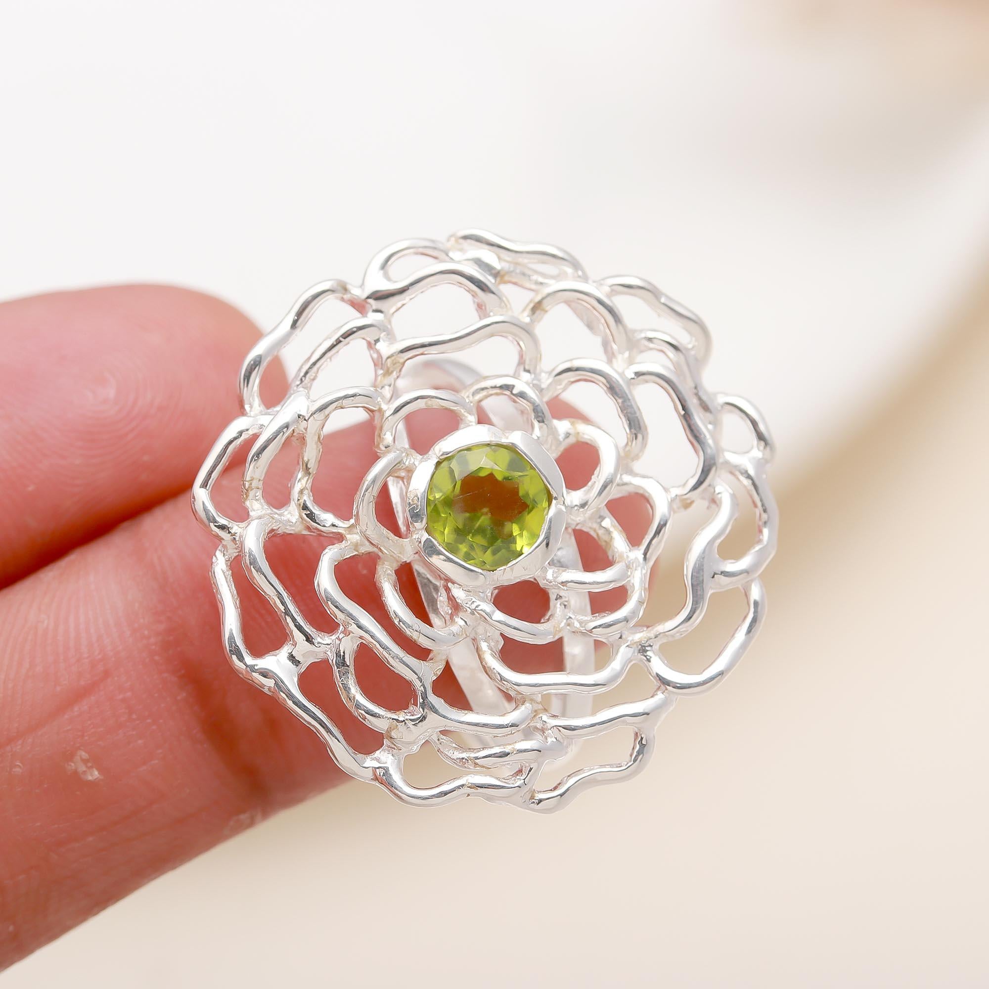 925 Silver Peridot Flower Ring