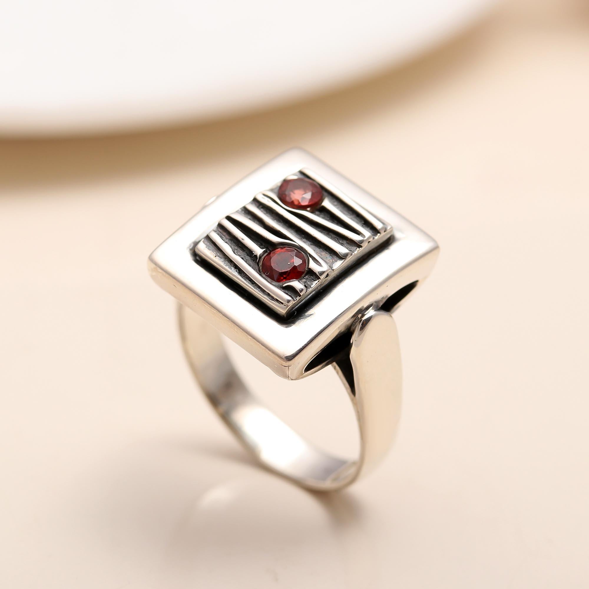 garnet ring in 925 sterling silver