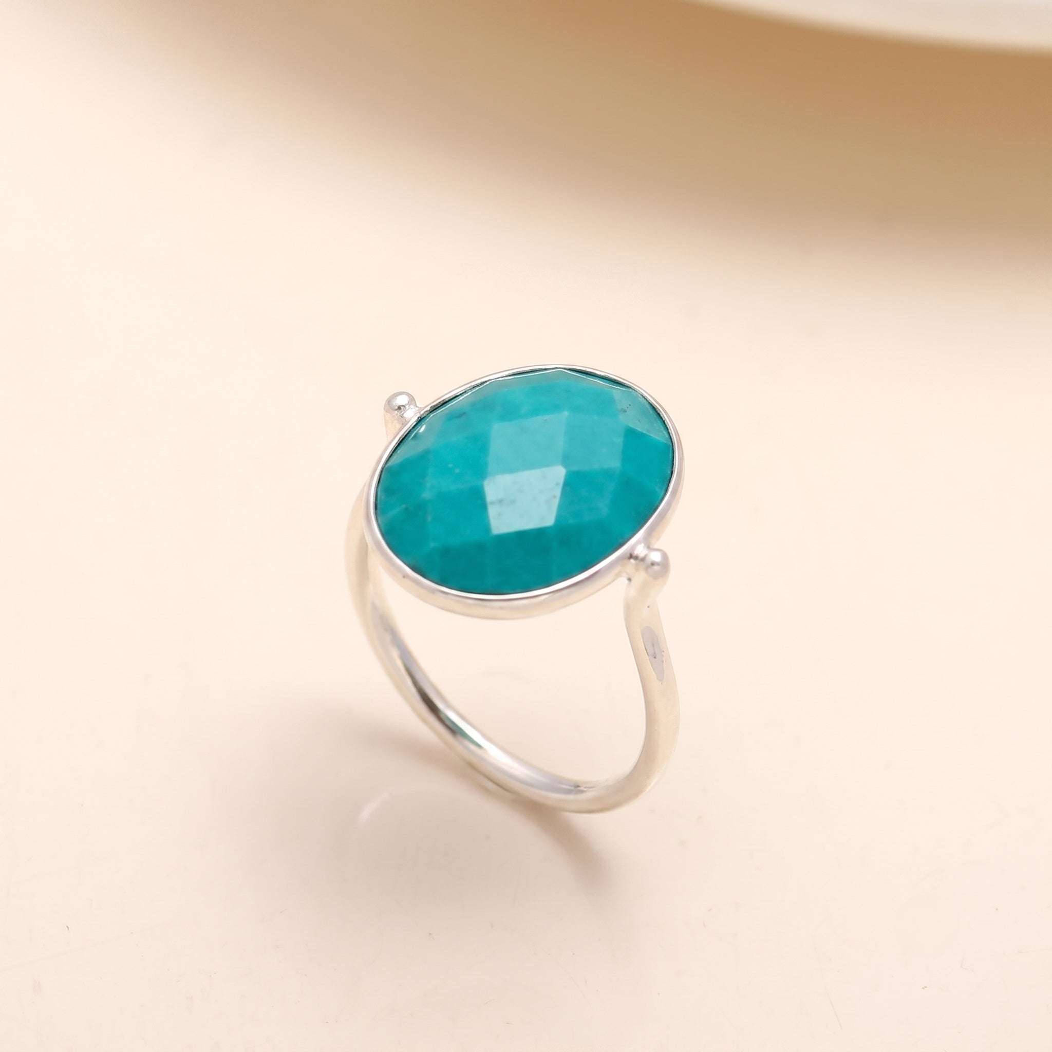 Sterling Silver Oval Labradorite Ring