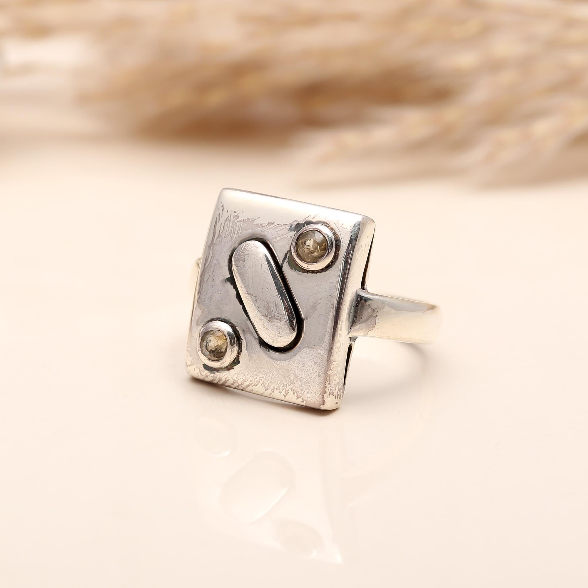 Bold unisex square art ring in 925 silver