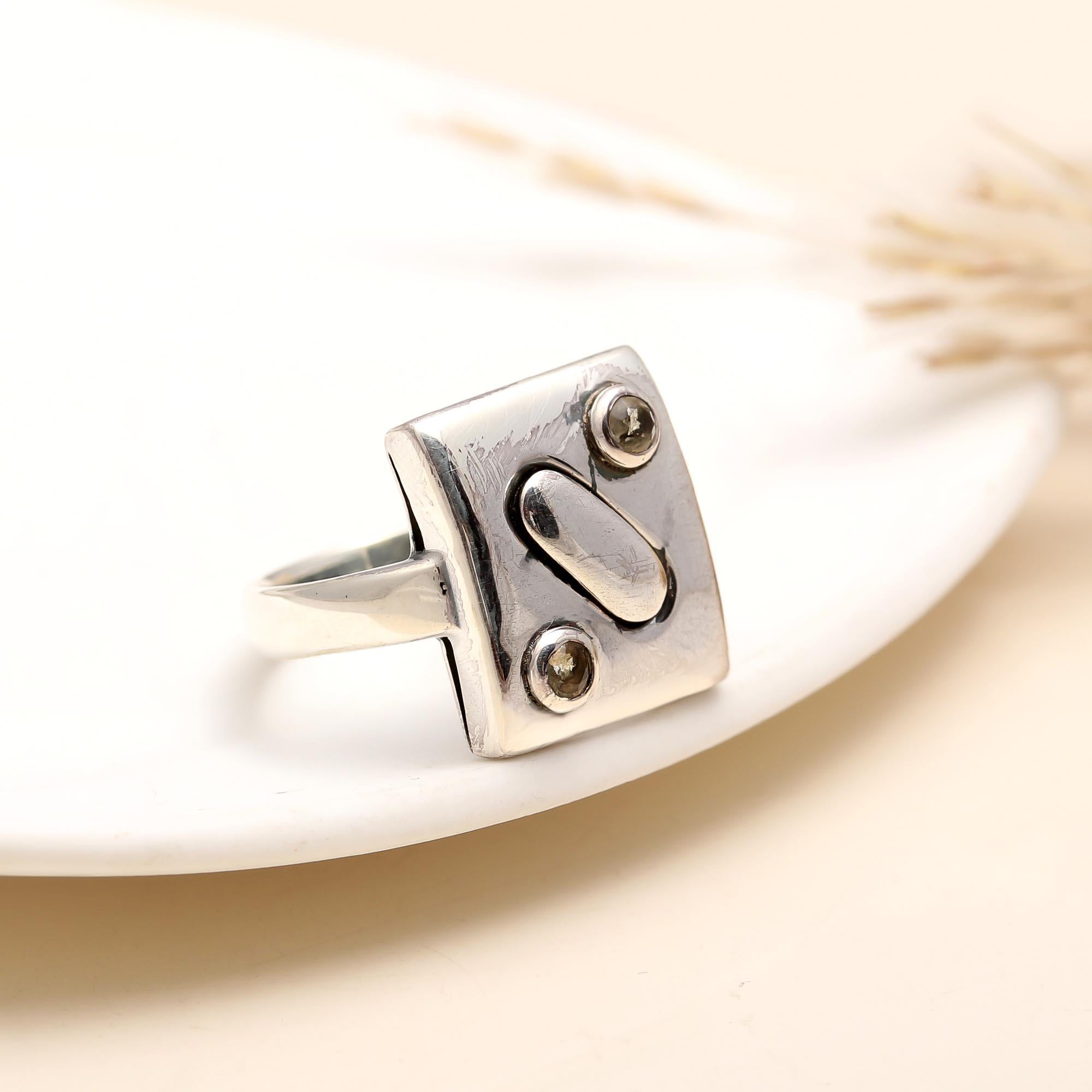 925 Silver Geometric Square Art Ring close-up