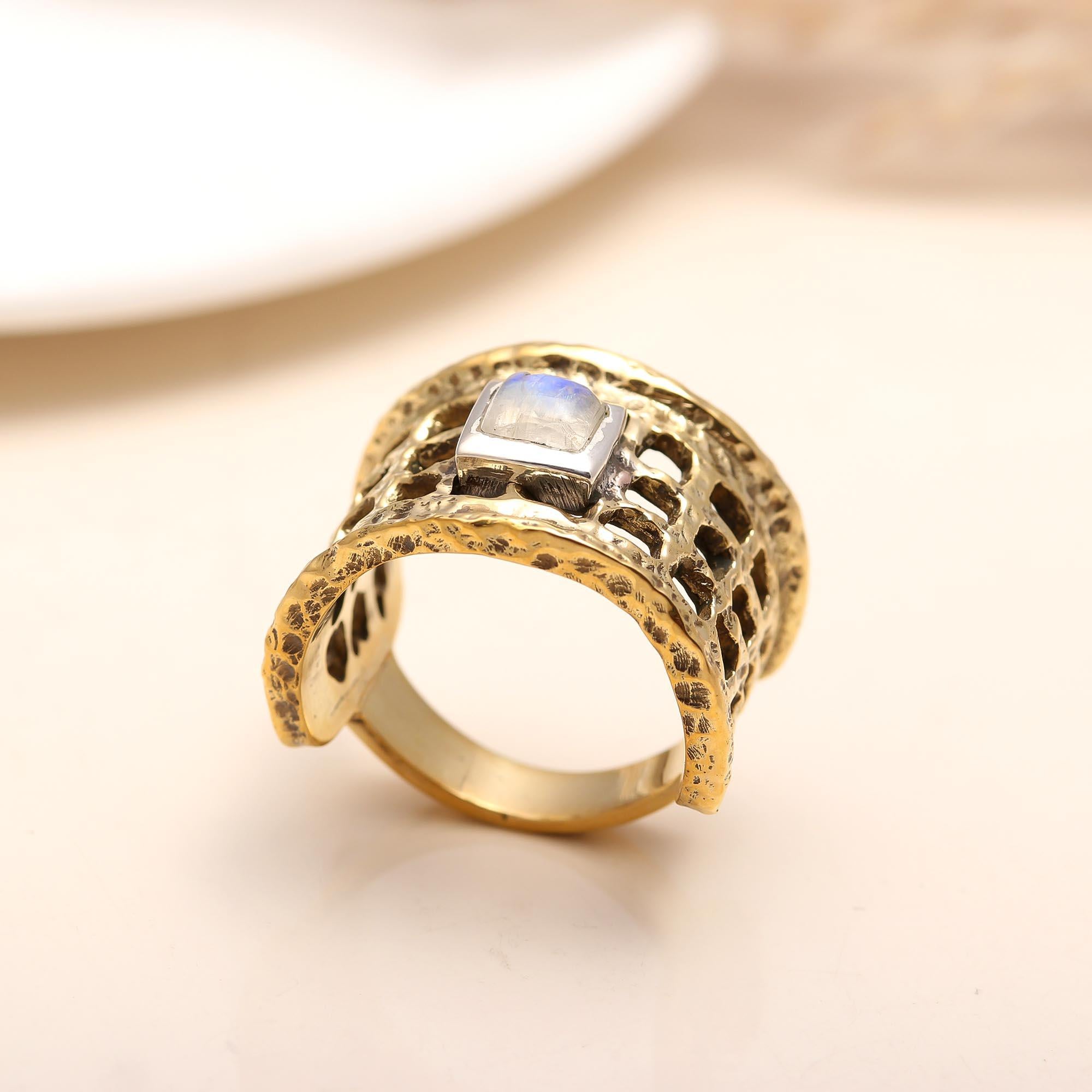 925 Silver Moonstone Wide Grid Ring close-up