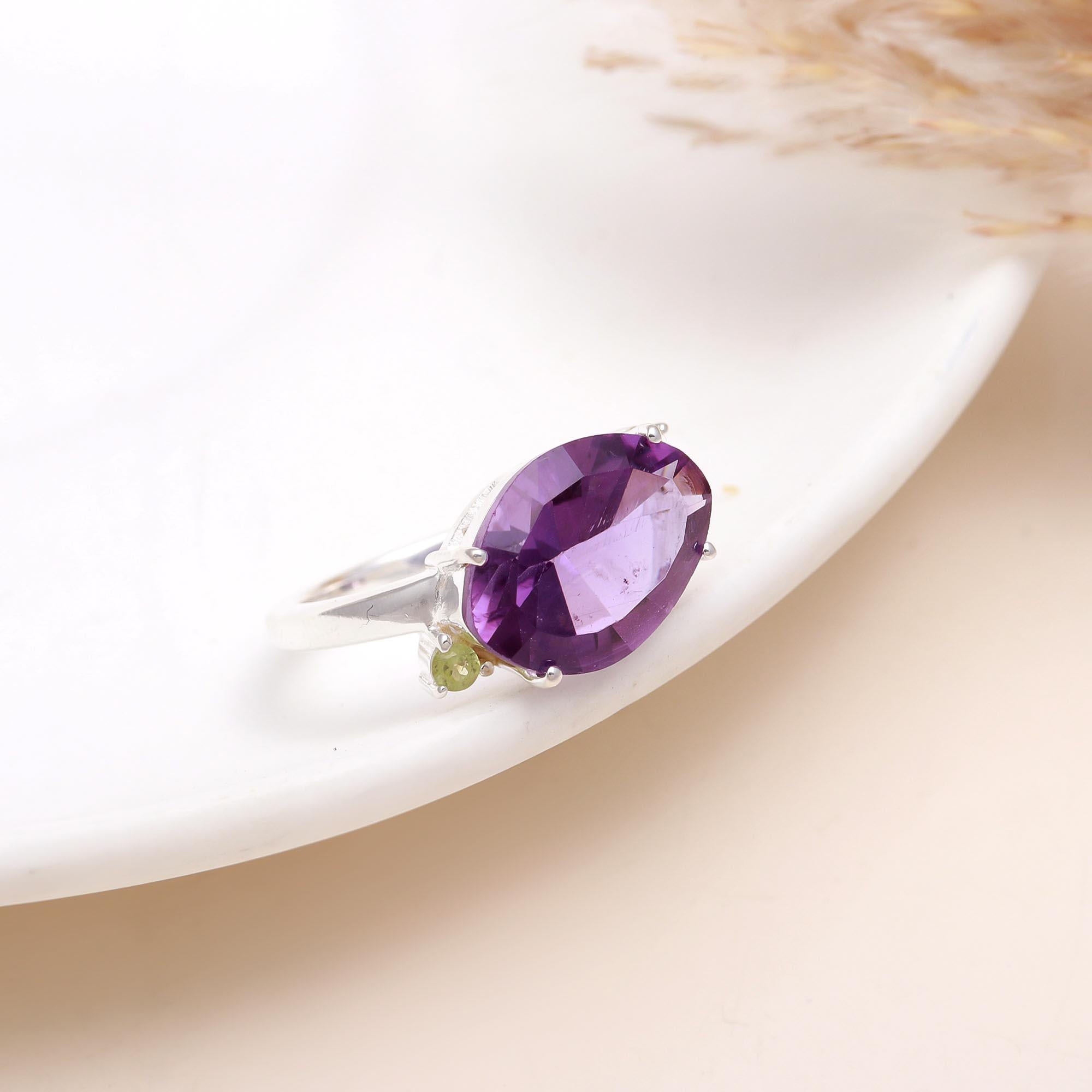 925 Silver Pear-Shaped Amethyst Ring with Peridot Accents front view