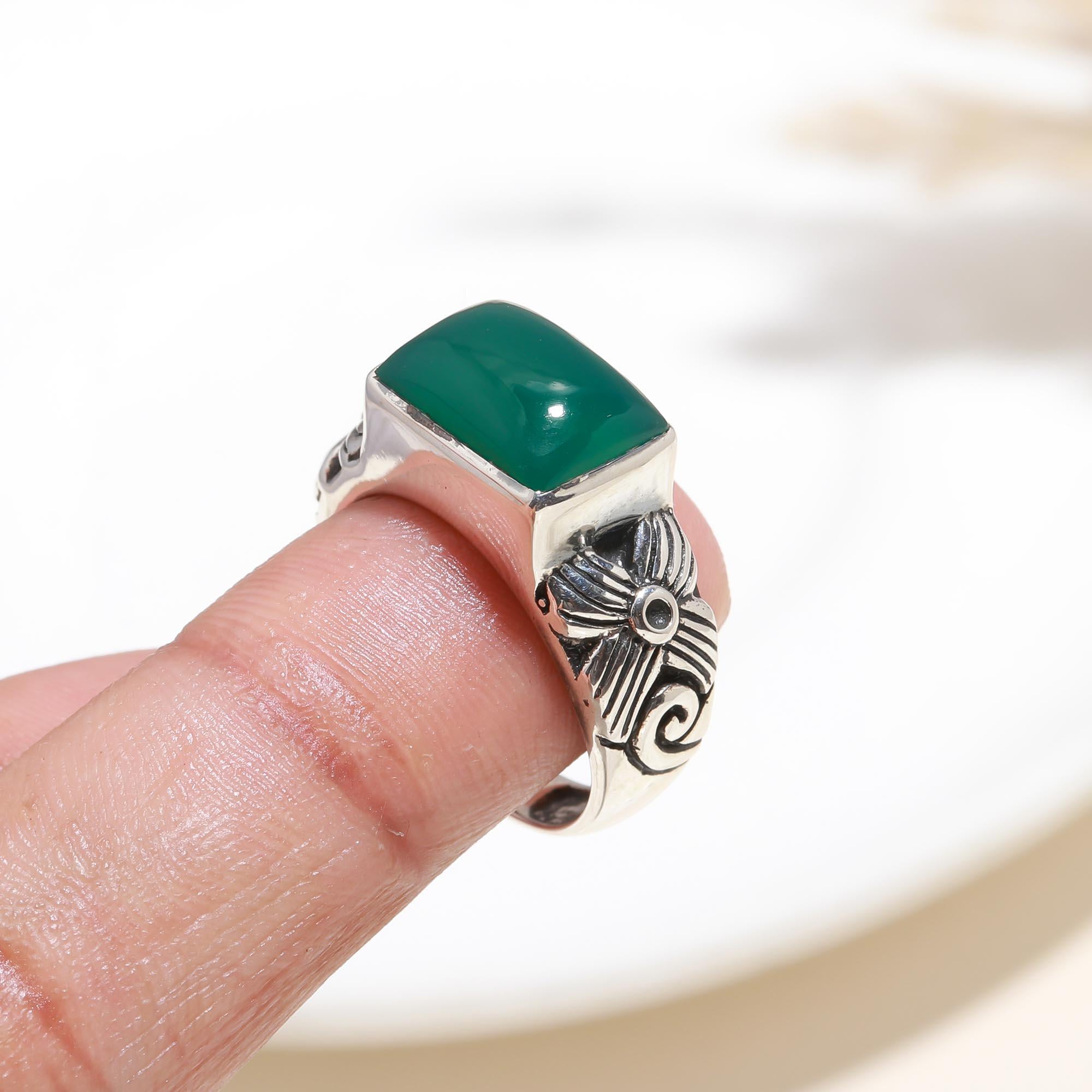 The Verdant Garden: Green Onyx & Silver Floral Ring