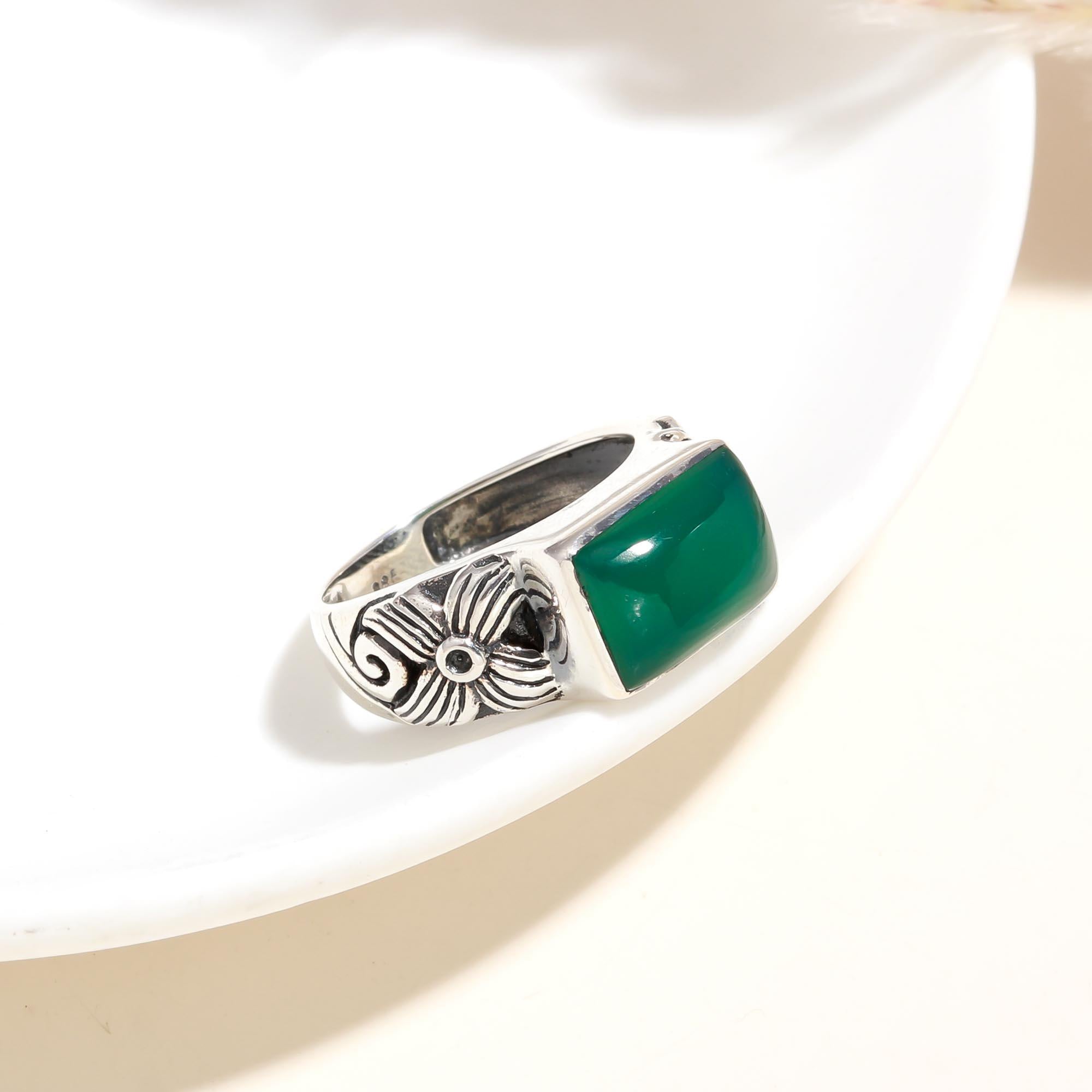 The Verdant Garden: Green Onyx & Silver Floral Ring