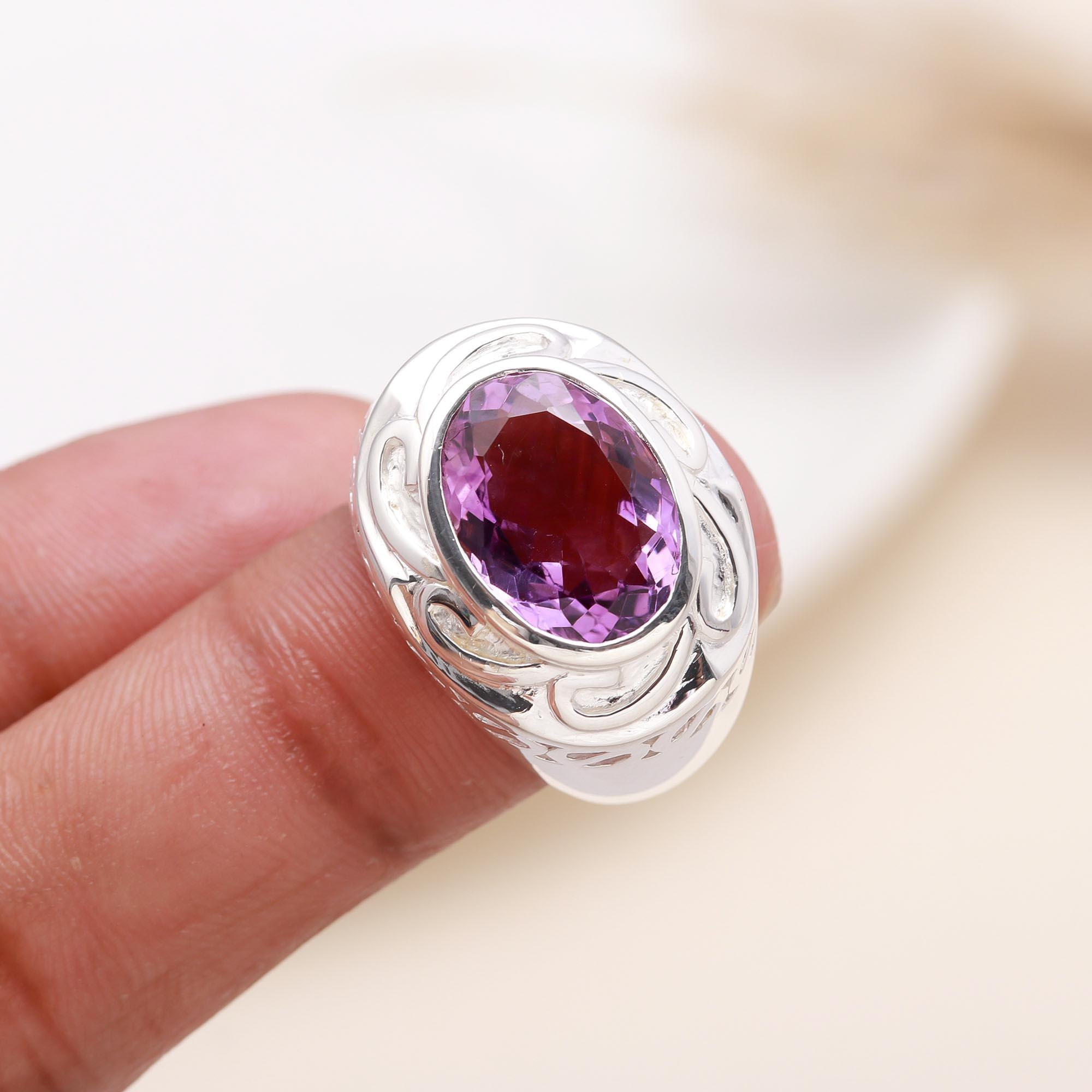 The Mystic Knot: Oval Amethyst Celtic Ring