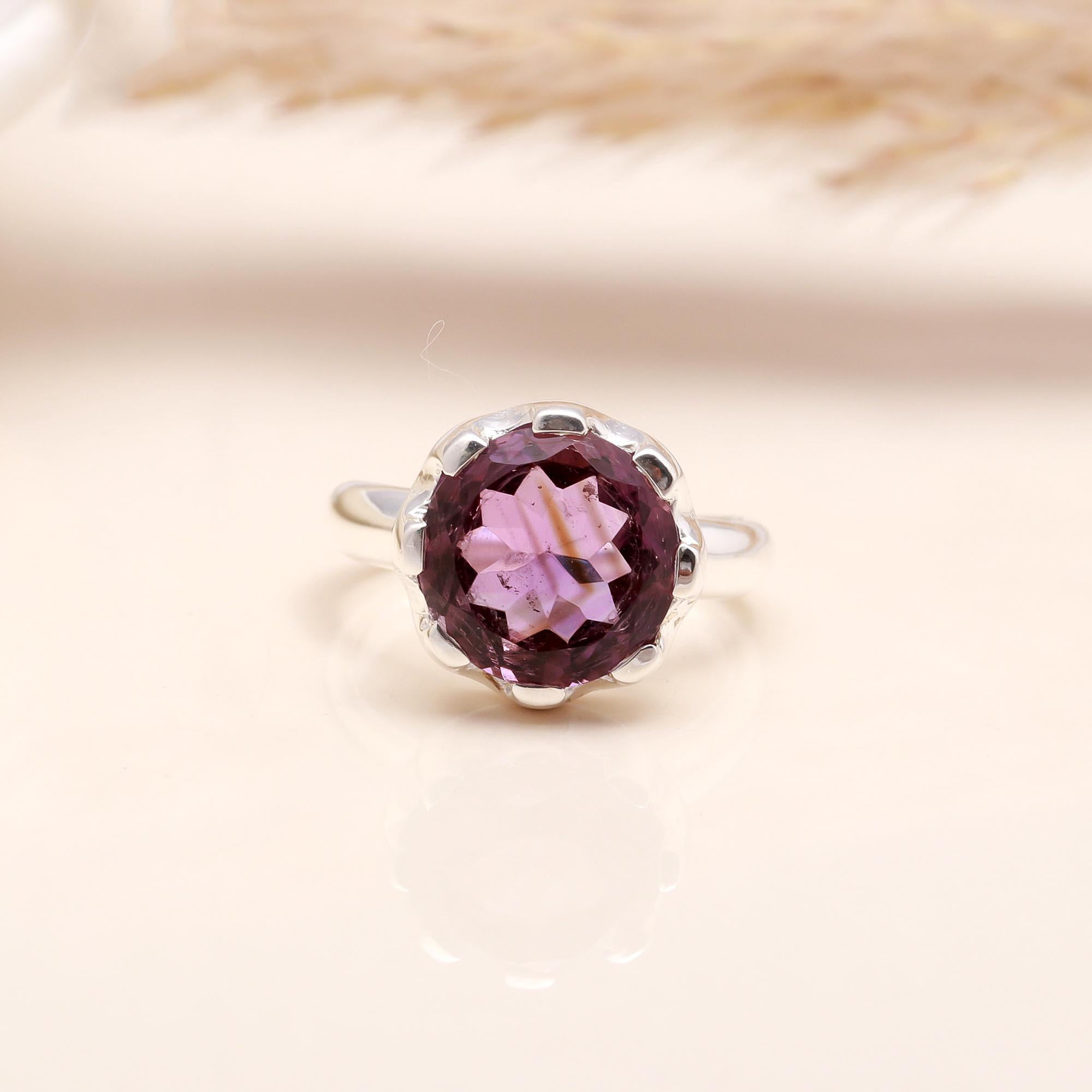 Round Amethyst: Scalloped Crown Setting Ring
