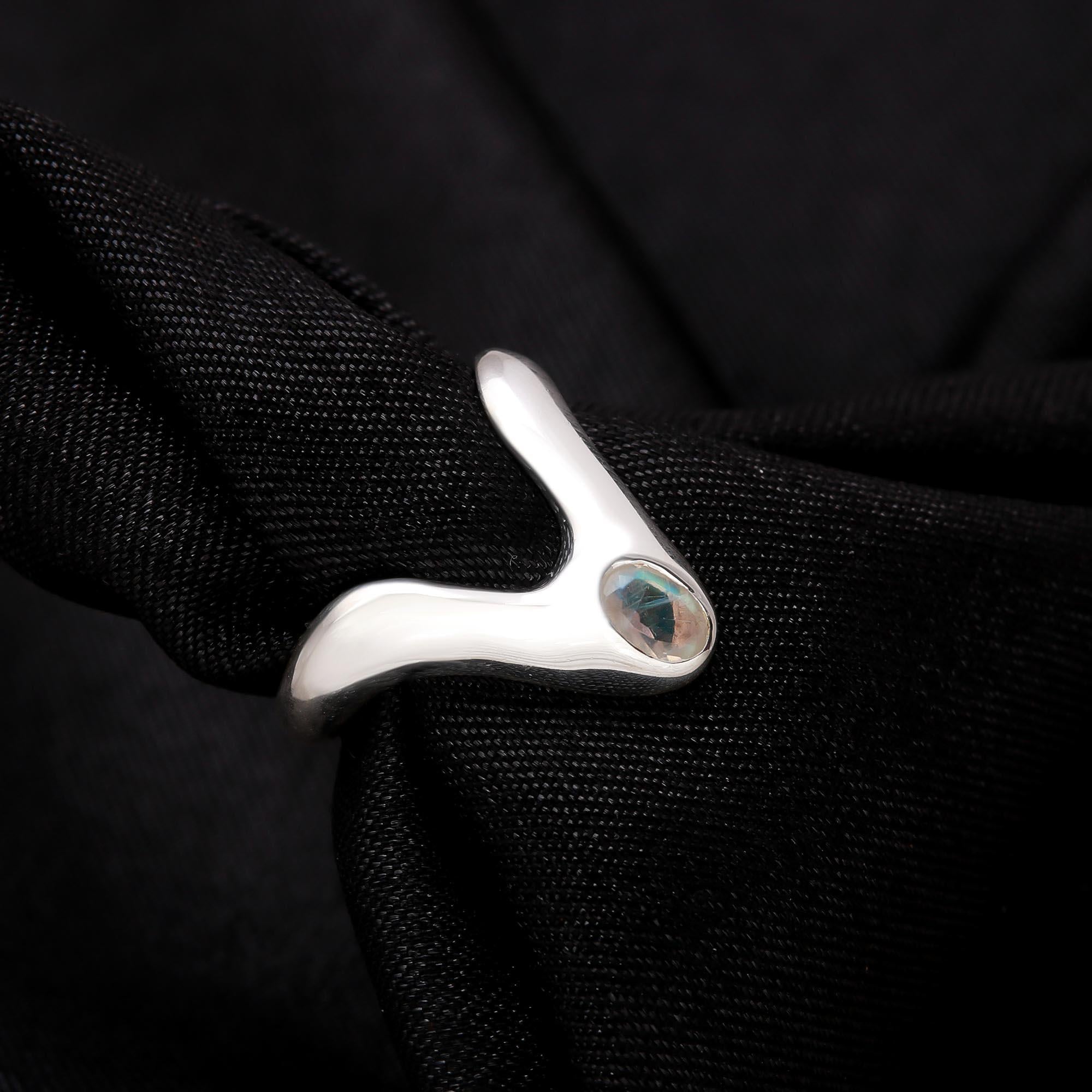 Round Moonstone: Modern Chevron Peak Ring