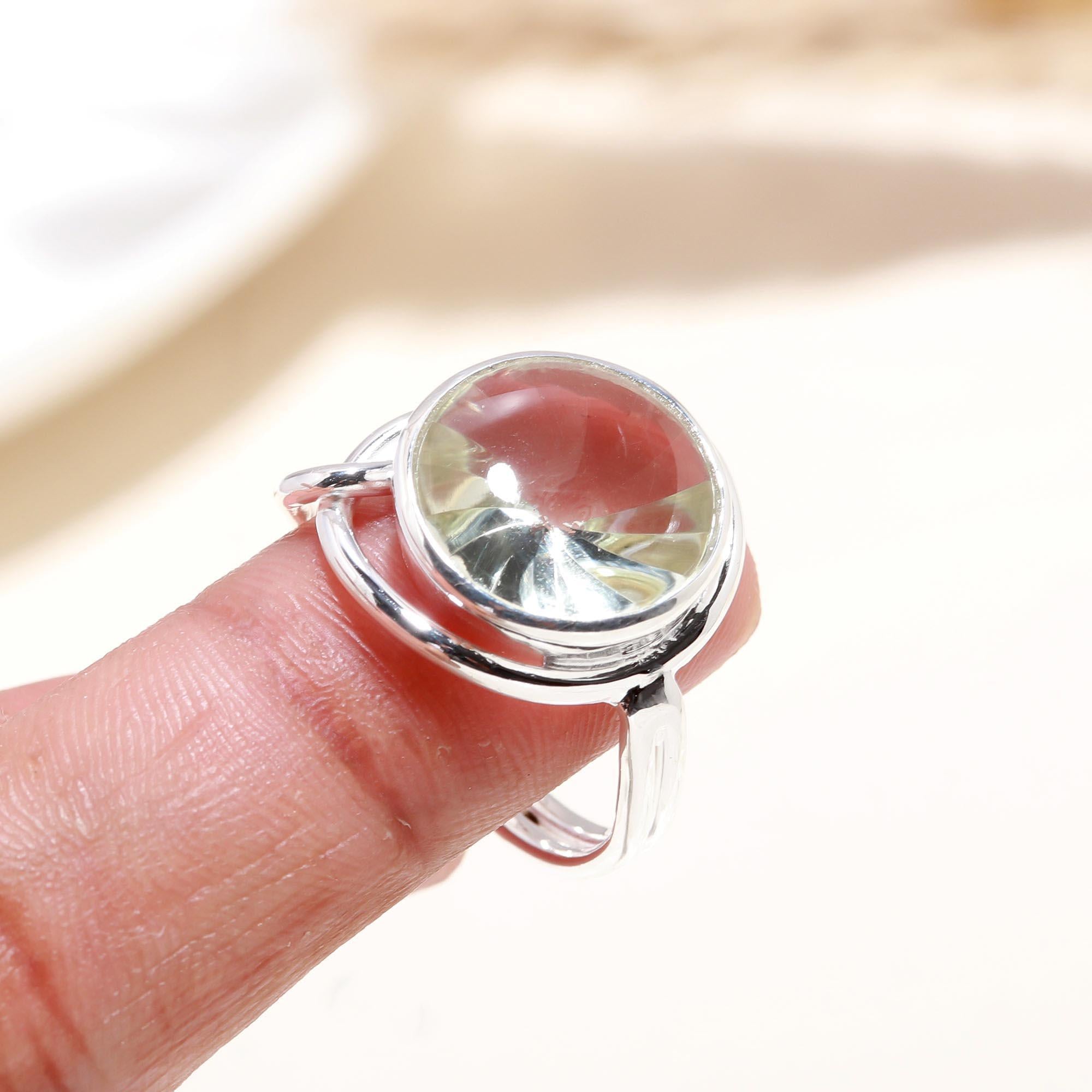 The Mint Halo: Sleek Halo Effect Solitaire