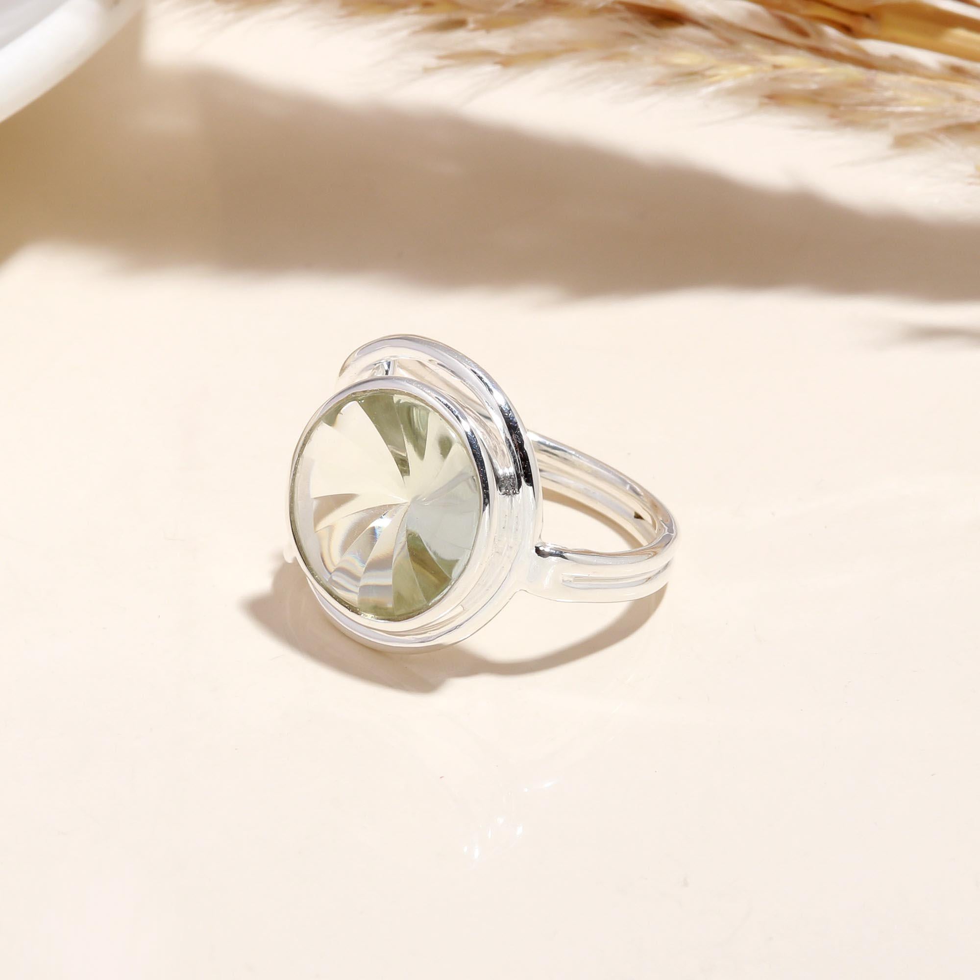 The Mint Halo: Sleek Halo Effect Solitaire