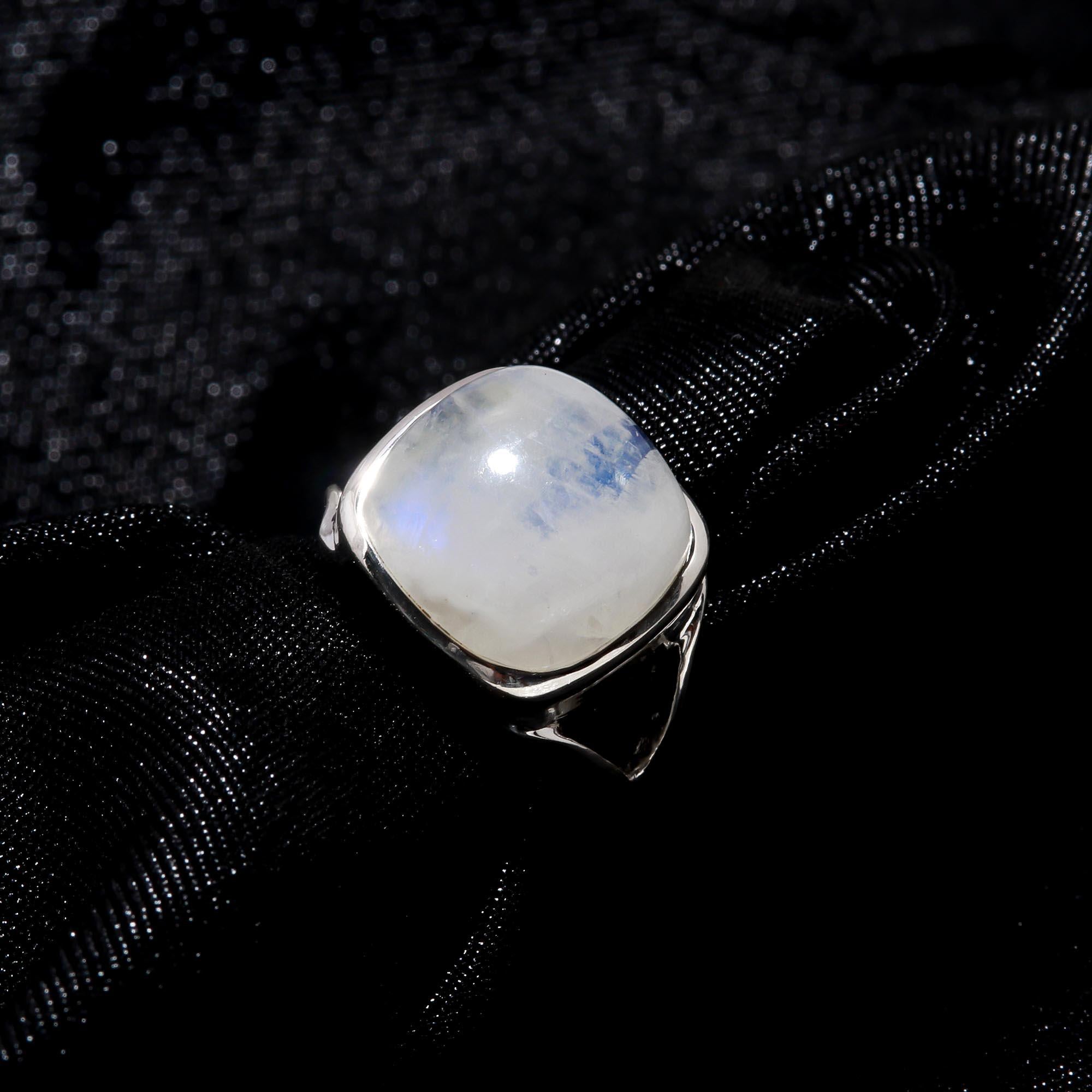The Lunar Pillow: Cushion Cabochon Solitaire