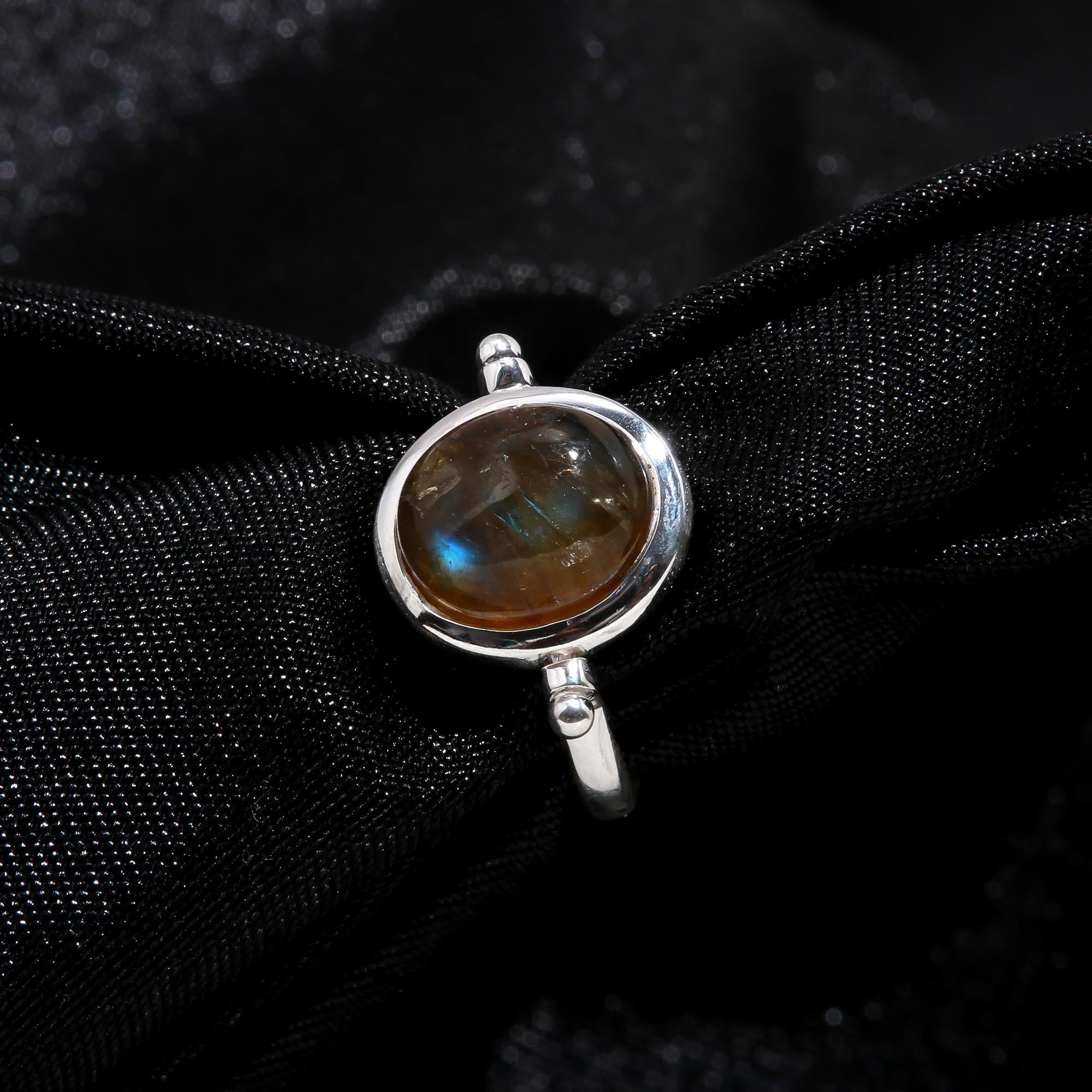 The Mystic Wave: Labradorite Organic Wavy Silver Ring