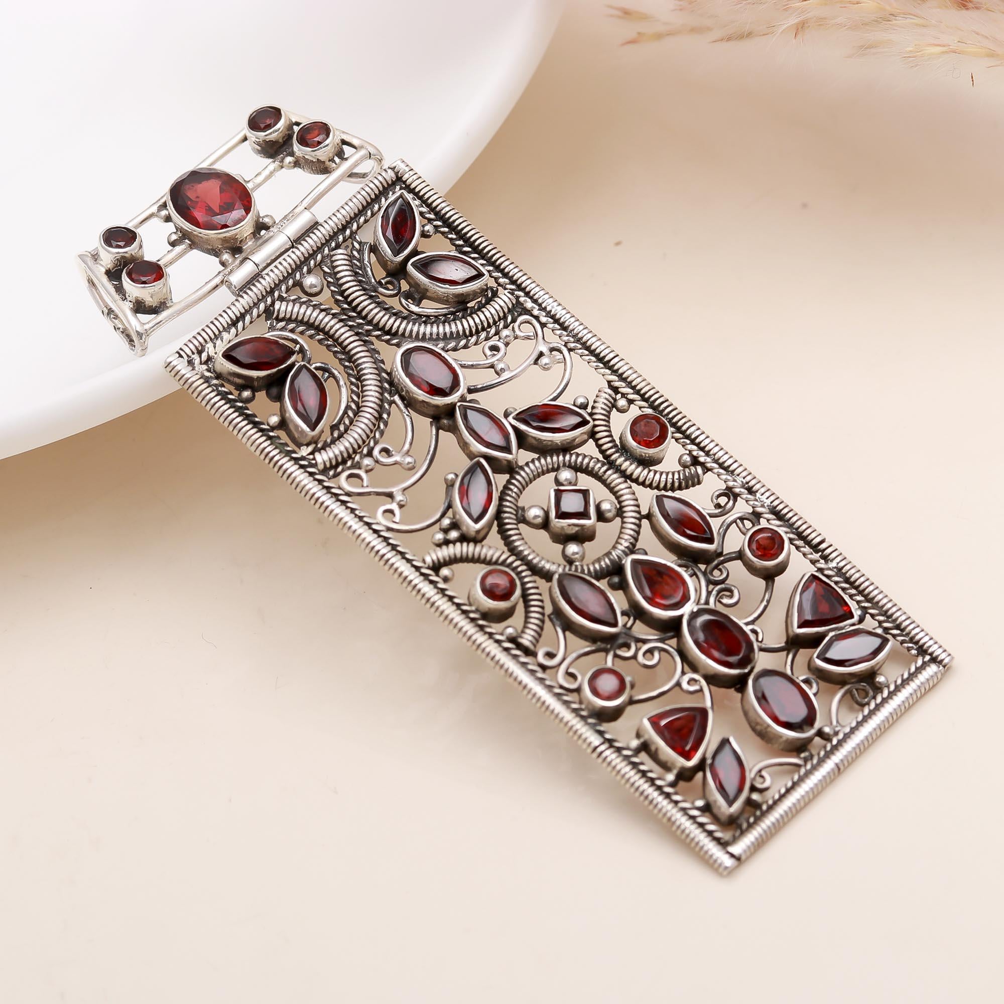 925 Sterling Silver Vintage Red Gemstone Pendant