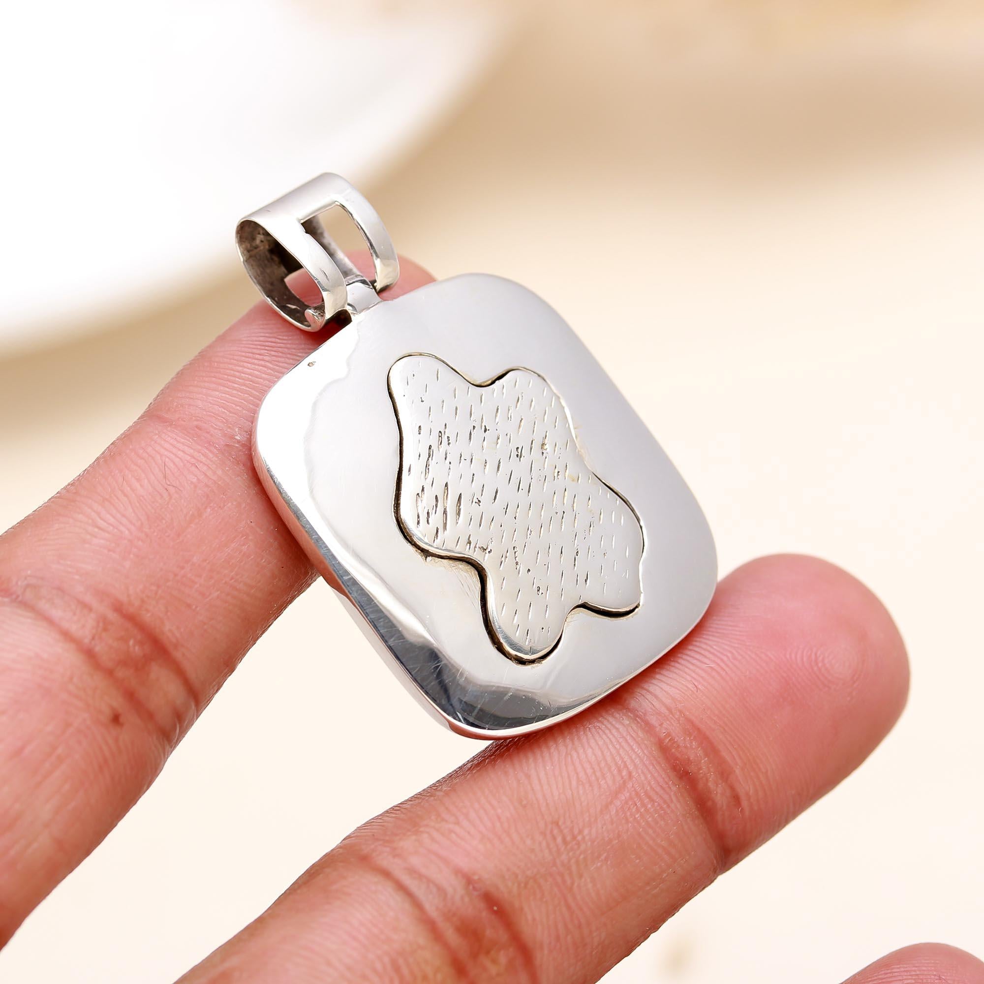 Vinatge Box With Floral Sterling Silver Pendant