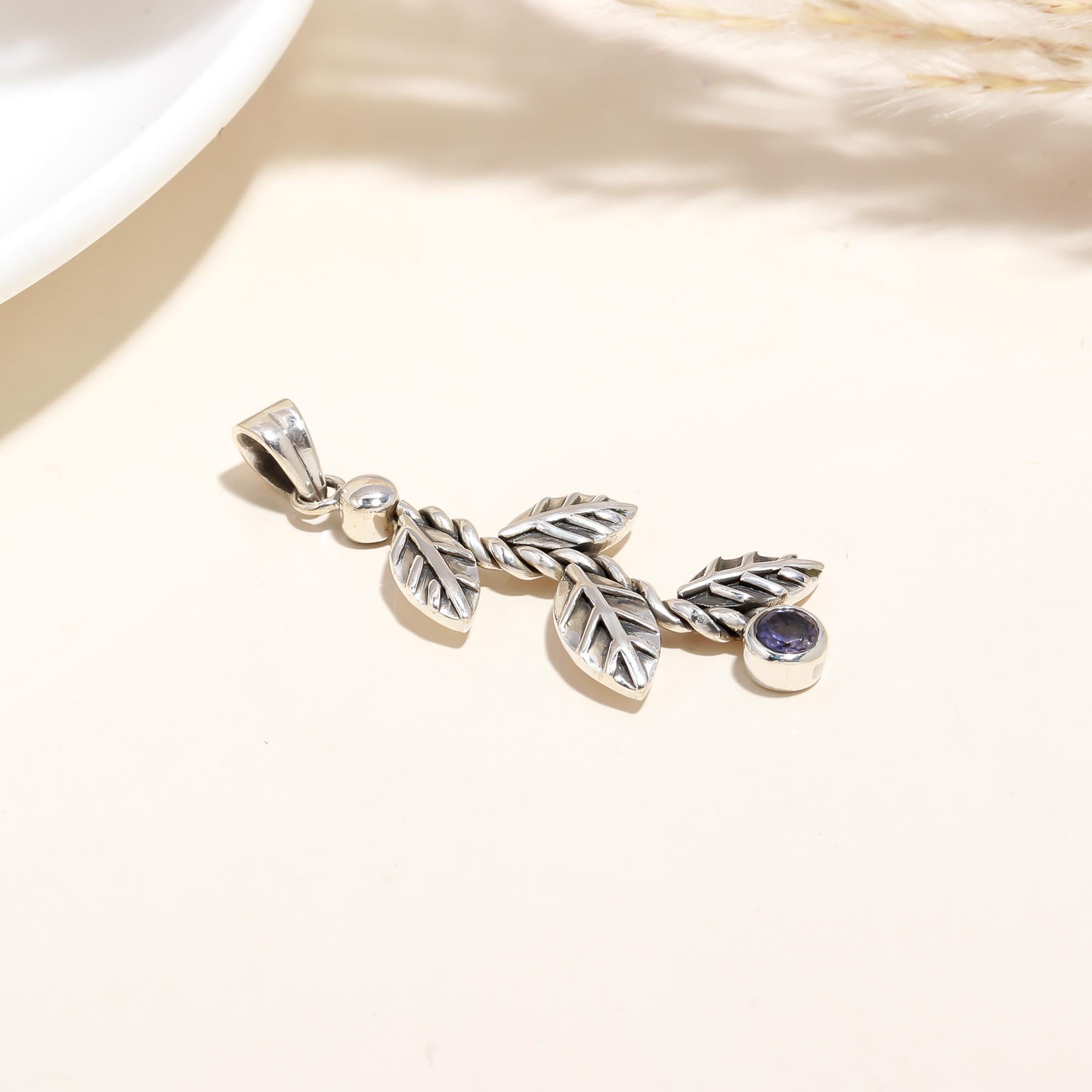 925 Sterling Silver Leaf Design Iolite Pandant