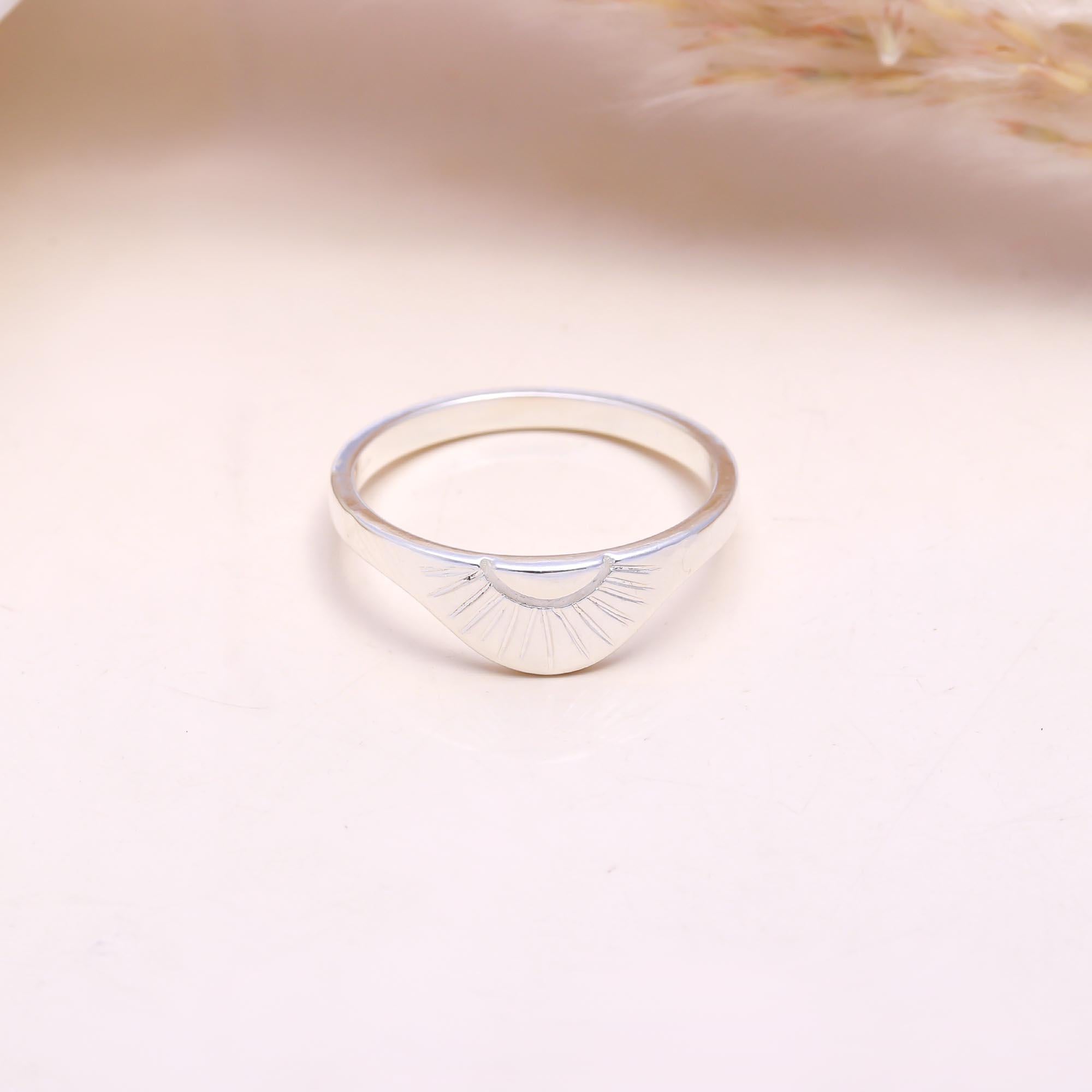 The Horizon Signet: Silver Sunburst Engraved Ring