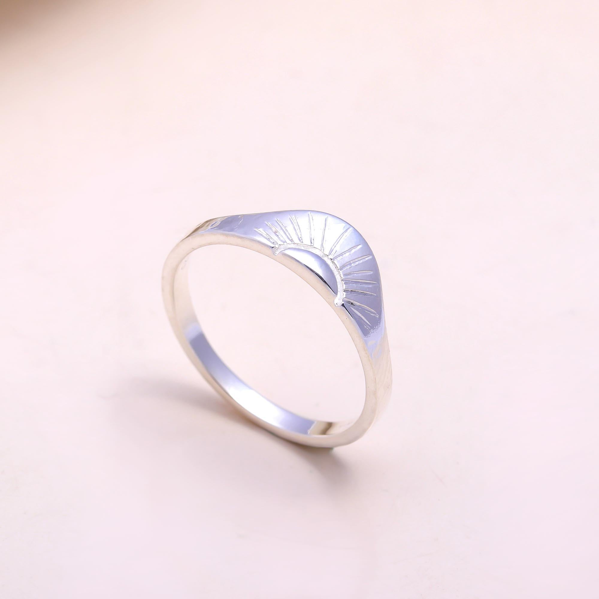 The Horizon Signet: Silver Sunburst Engraved Ring