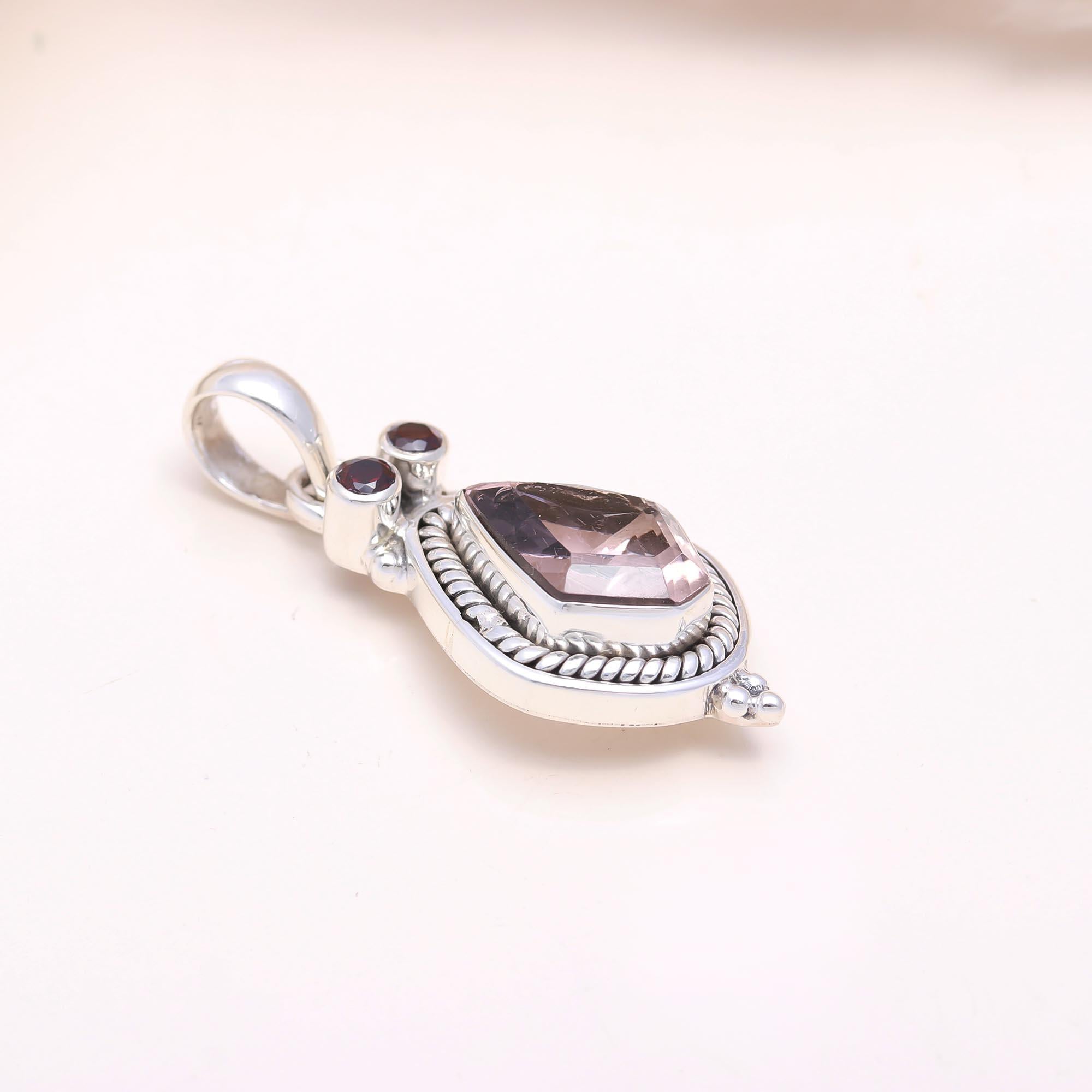 The Vintage Warmth: Champagne Quartz & Garnet Pendant